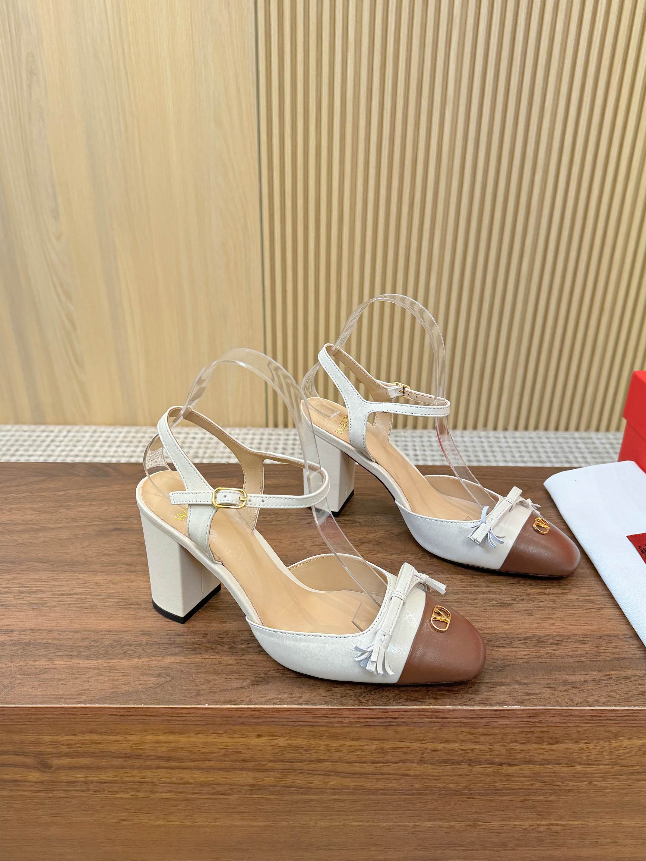 Valentino Garavani Valet Du Roi 80mm Sandal Calfskin 863320