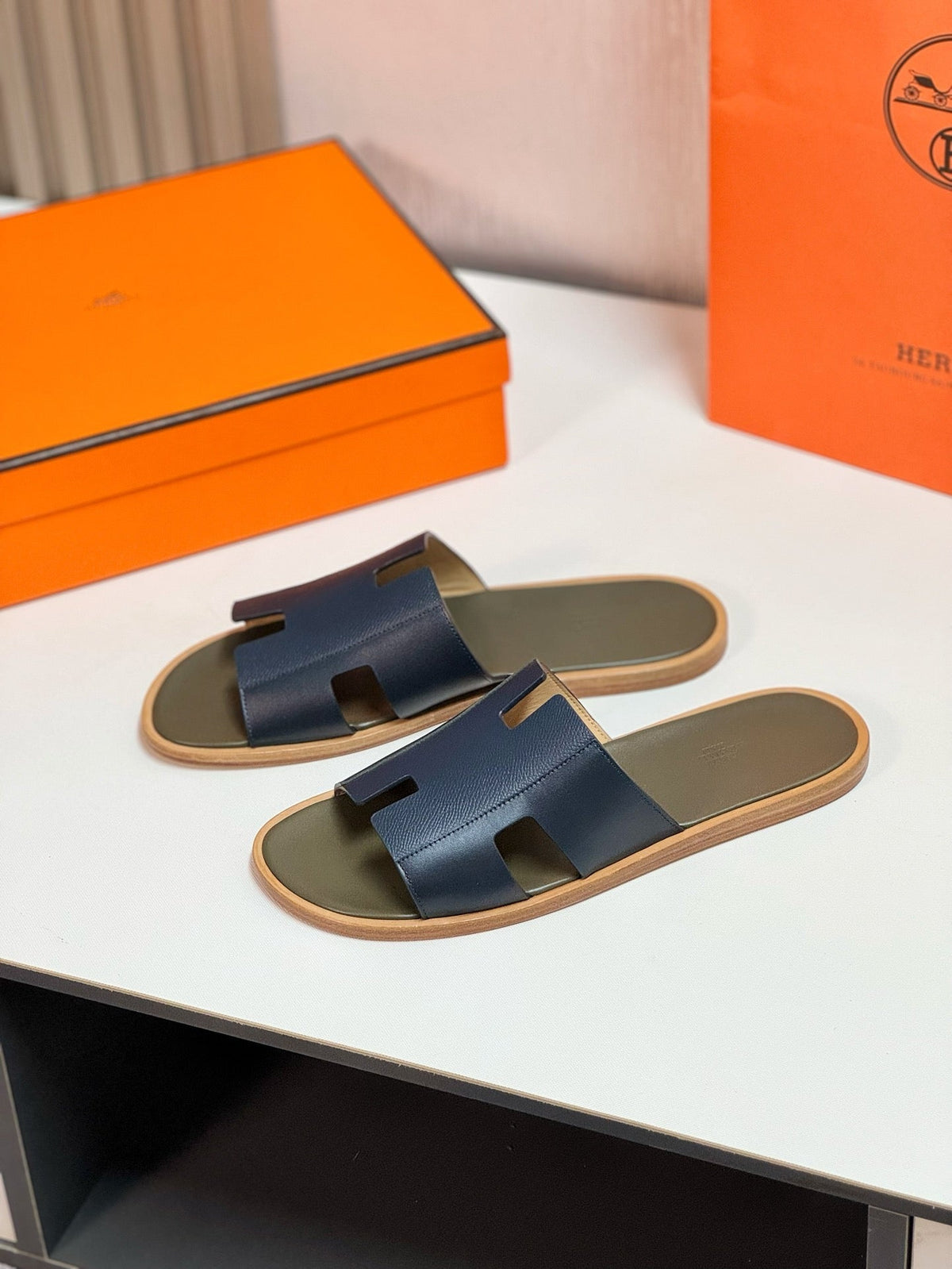 IZMIR SANDAL MOSS MIX BRIGHT NAVY LAMBSKIN