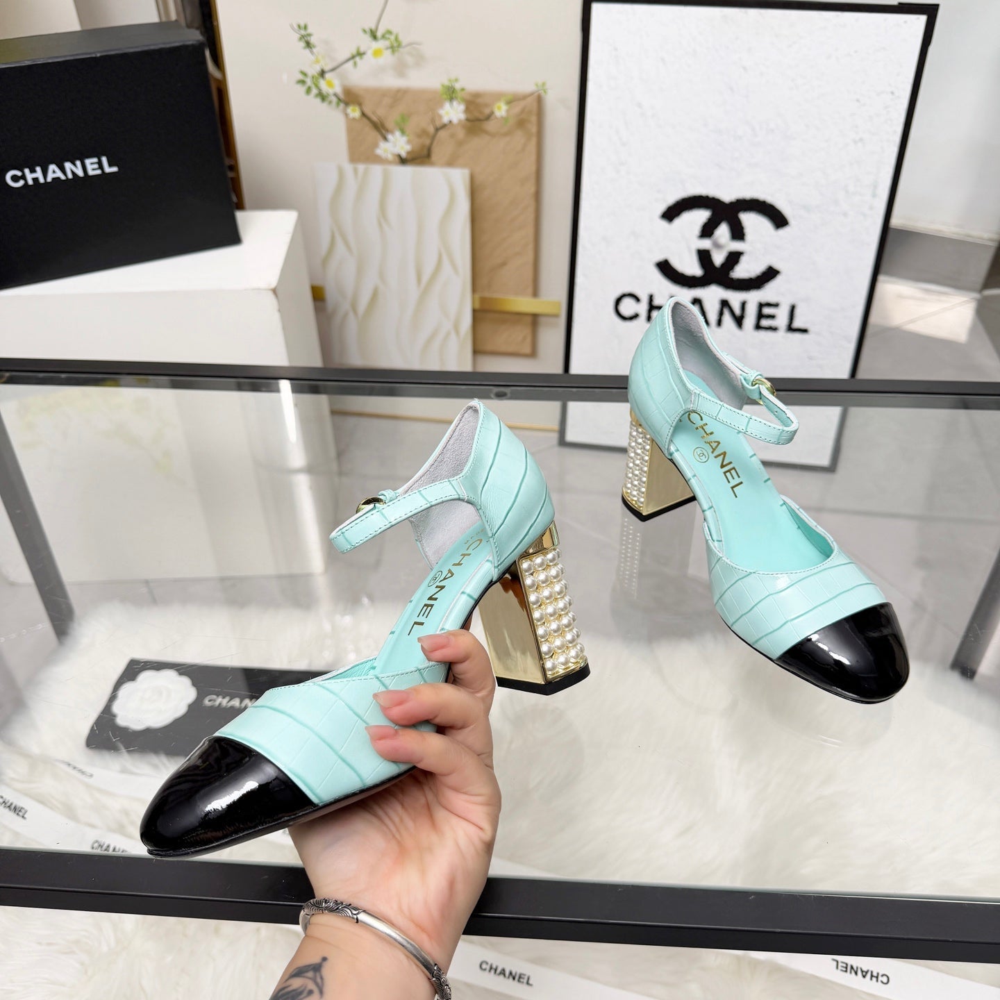 CC 26s Sandals 80 Light Turquoise Cowhide Patent Leather 183561