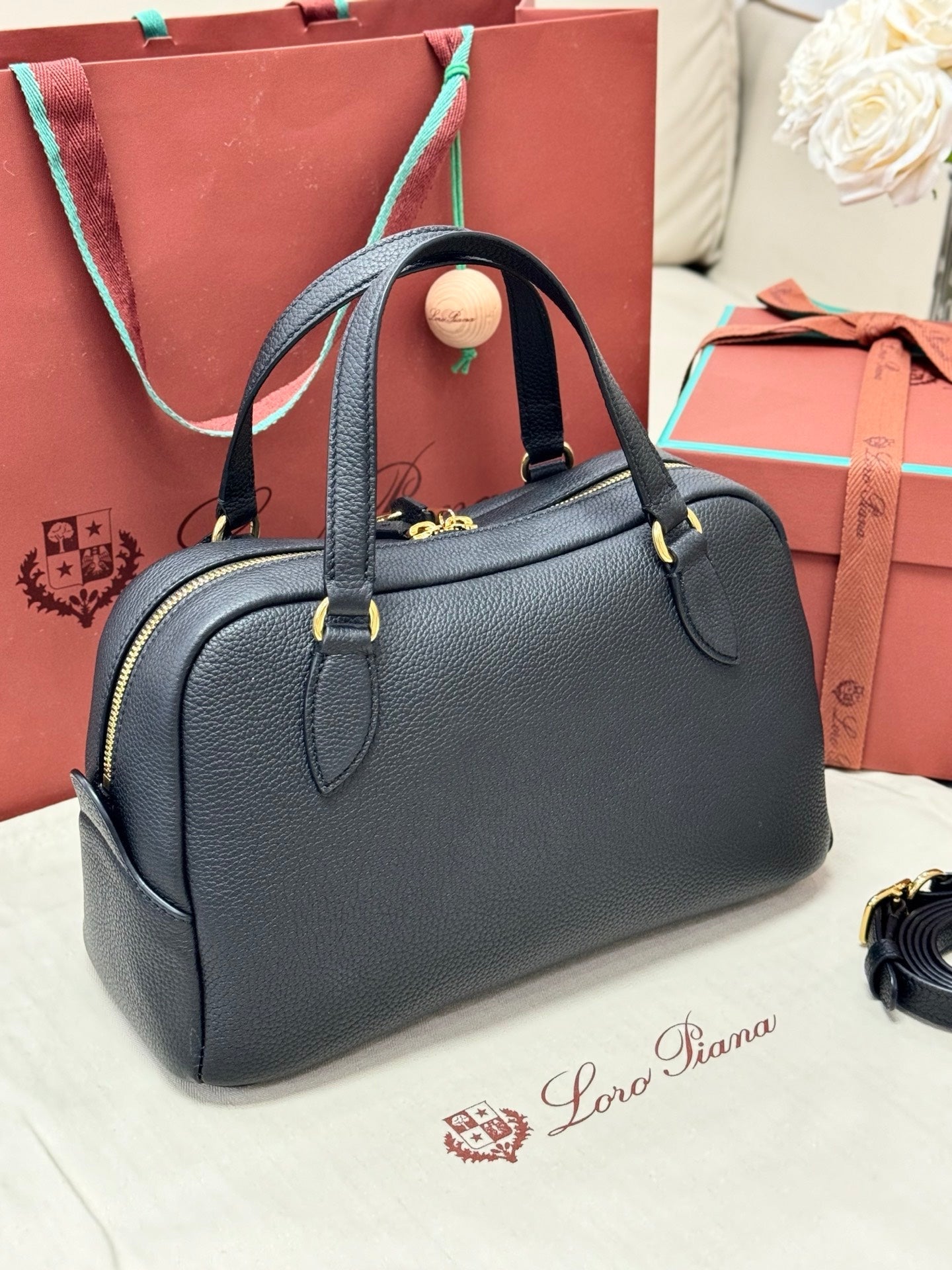 LP 2026 Needle Bag 31cm Black Calfskin