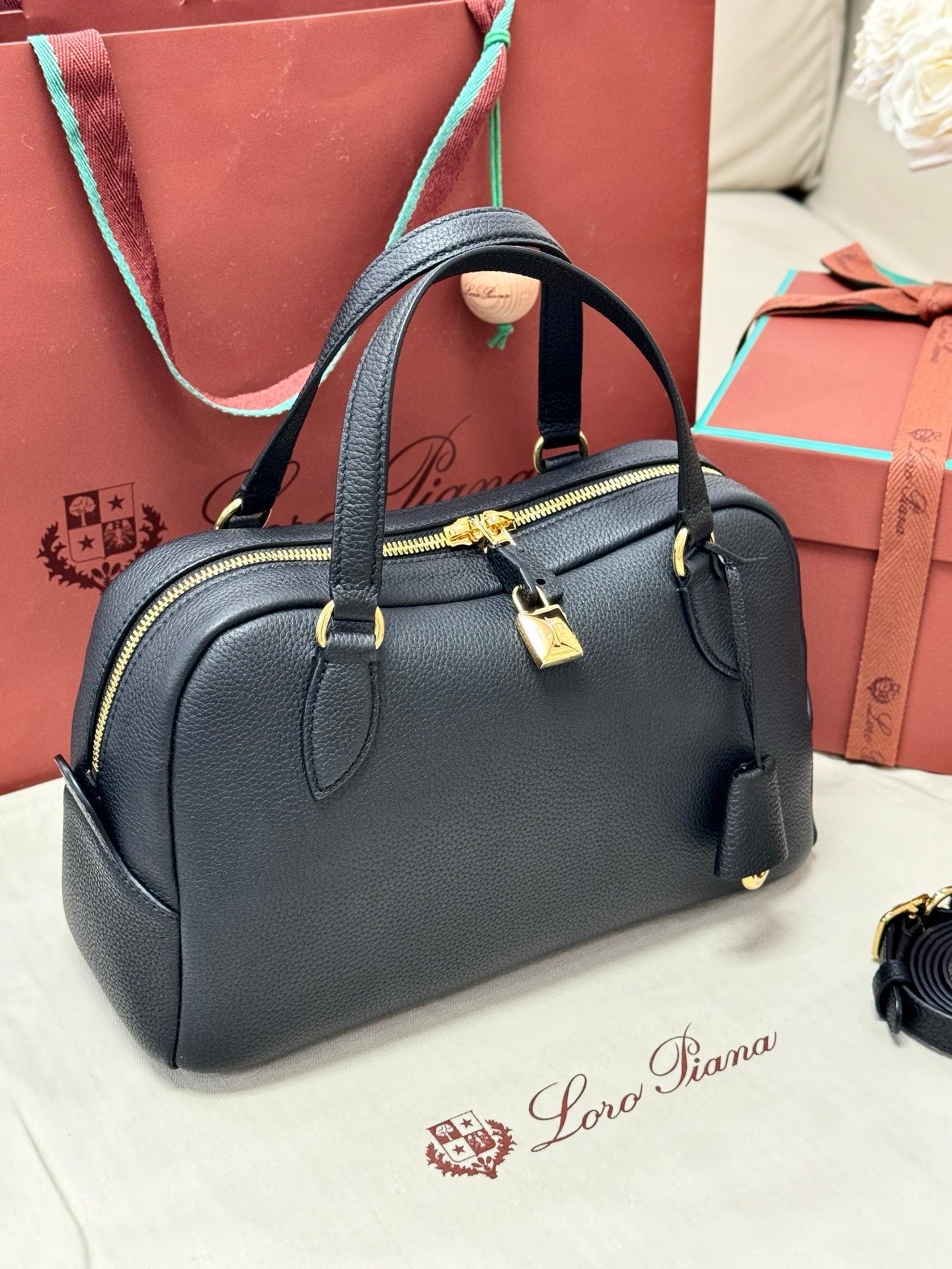 LP 2026 Needle Bag 31cm Black Calfskin