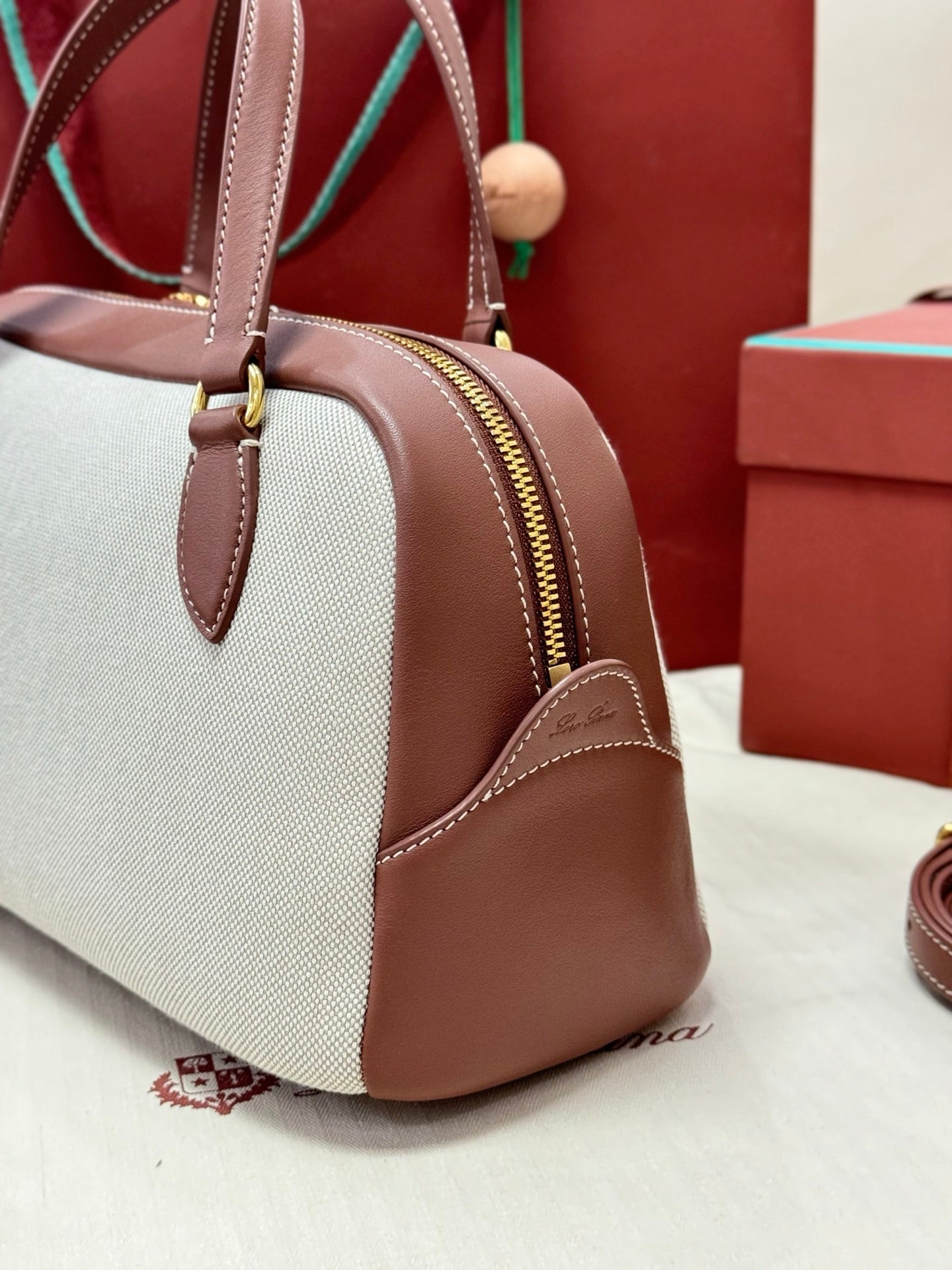 LP 2026 Needle Bag 31cm Natural/Caramel Sugar/Sun Gold Cotton Leather