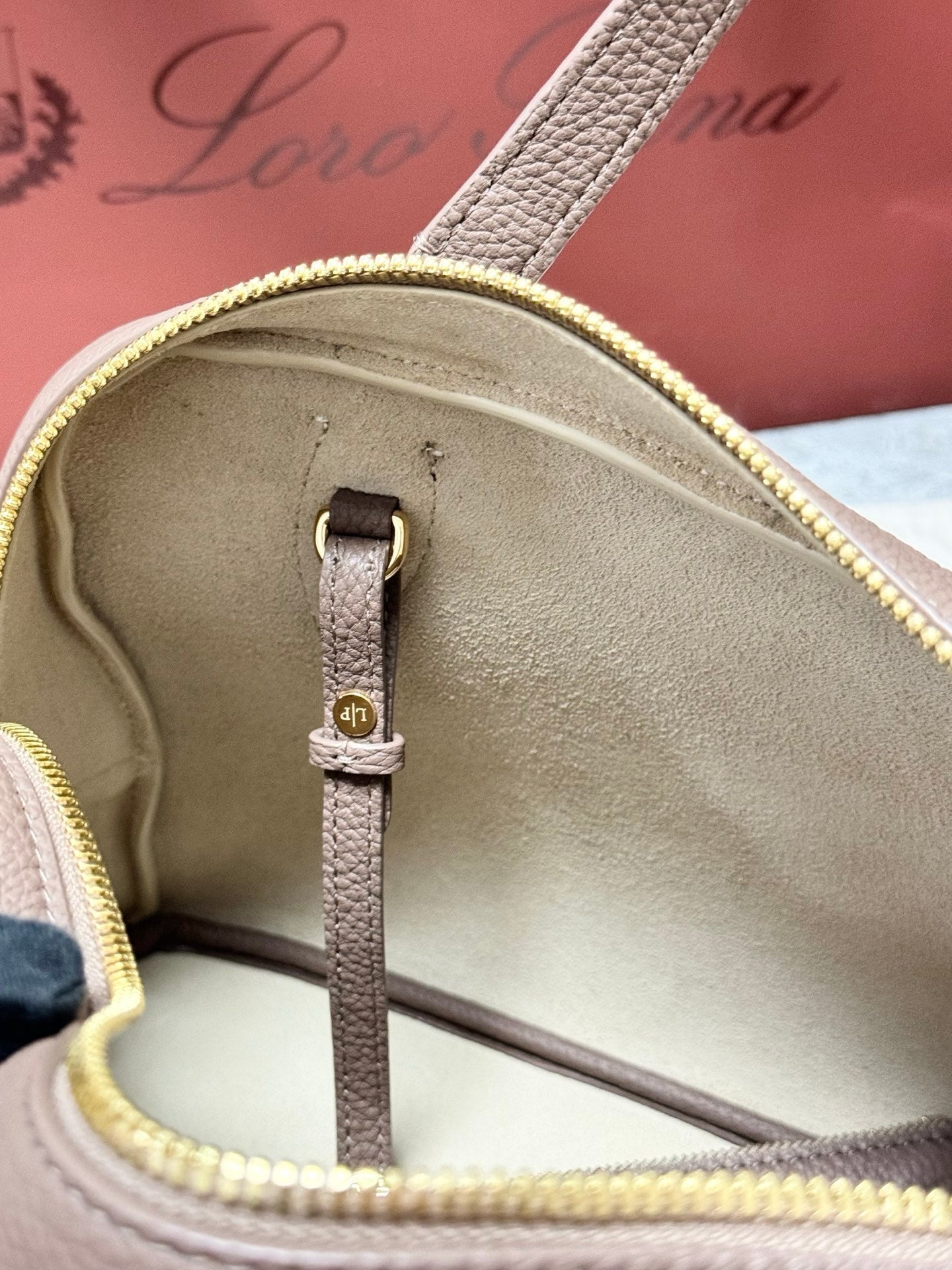 LP 2026 Needle Bag 31cm Fossil/Sun Gold Calfskin