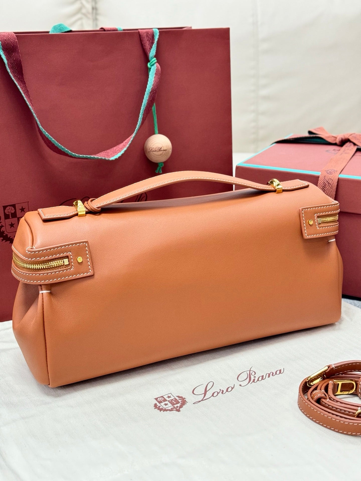 LP 2026 Extra Softy Bag L33 Cuir/Sun Gold Calfskin