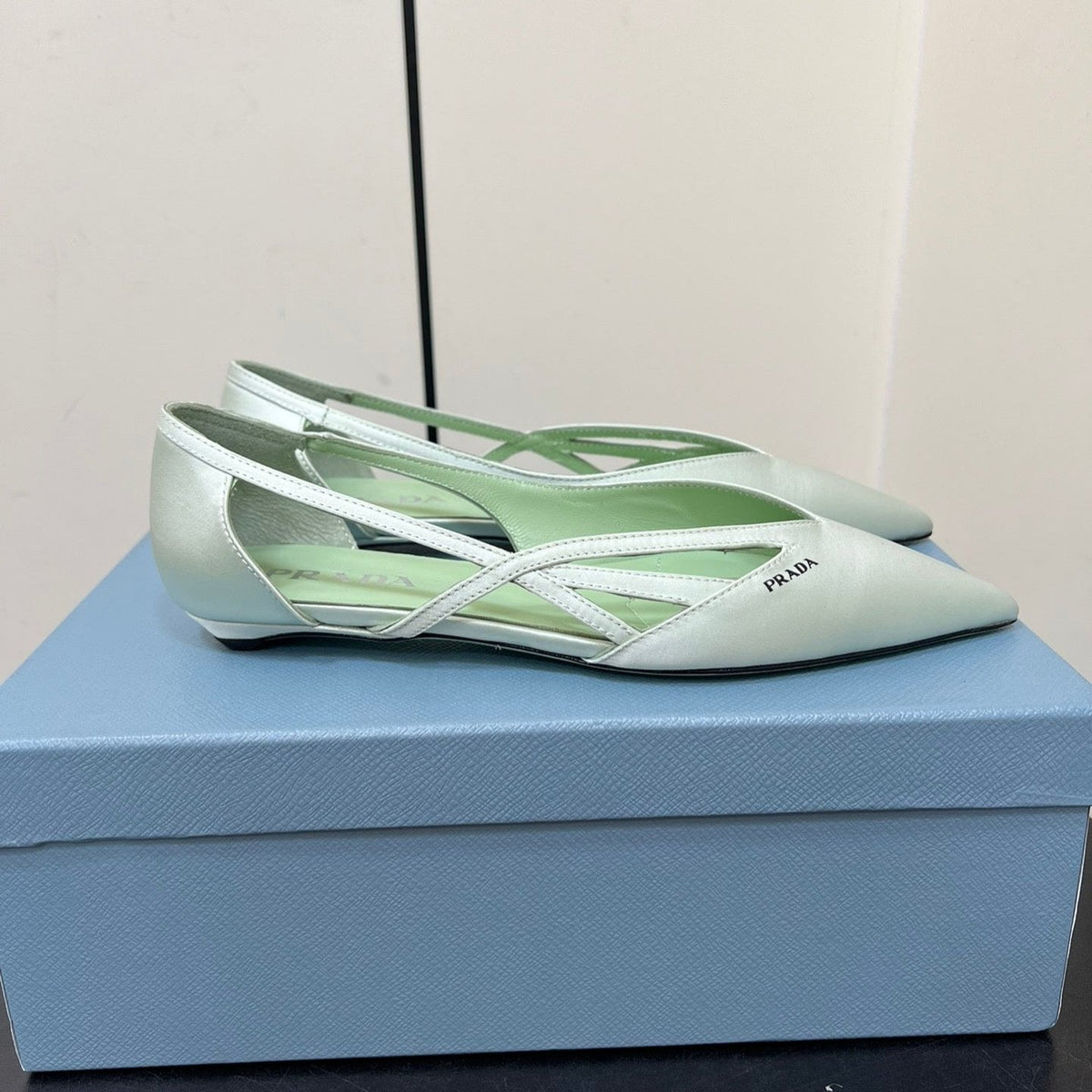 CUT-OUT BALLERINAS IN CHETWODE GREEN SATIN