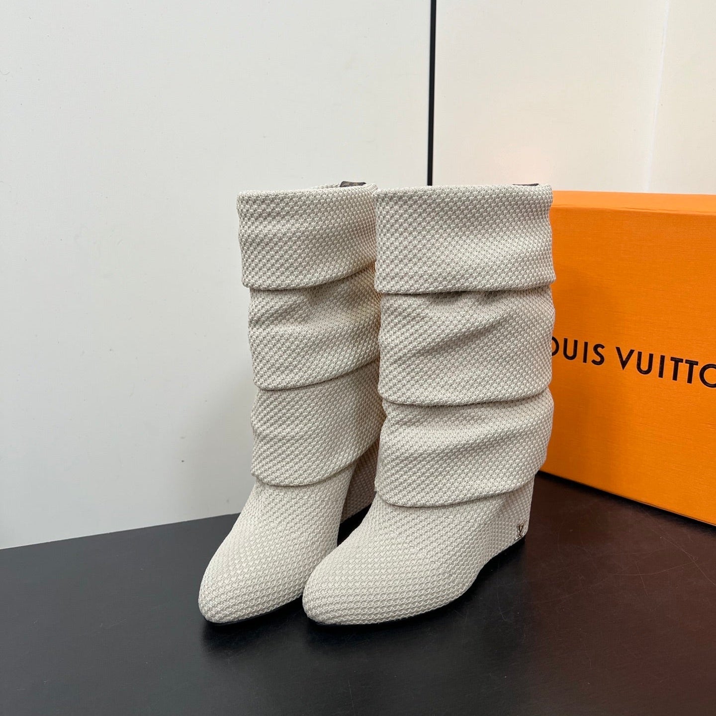 LV 26s Mid-Calf Boots 110 Off-White Knit Fabric 619403