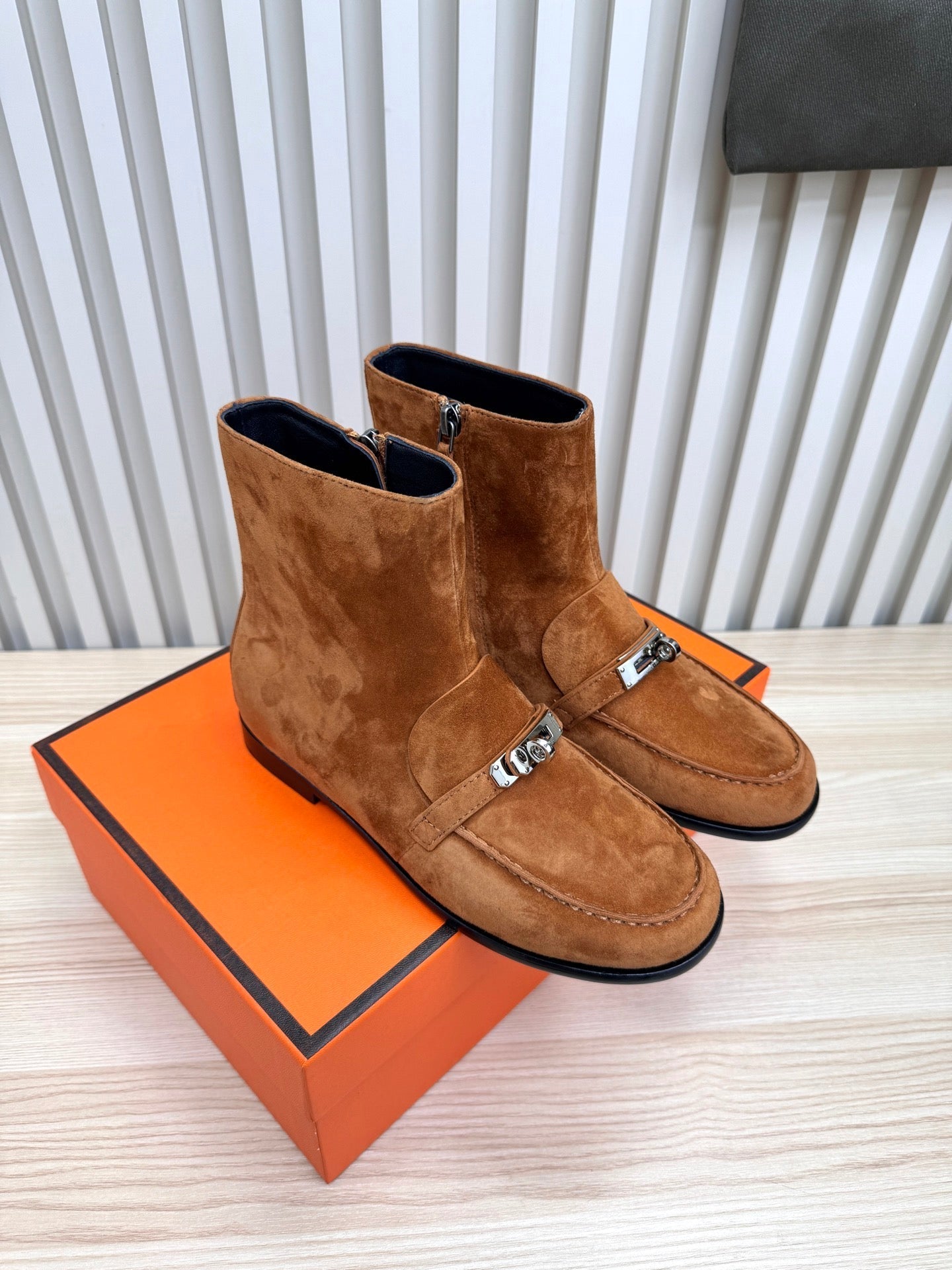 HM 25 Kelly Buckle Ankle Boots Rich Brown Silver Suede  513082