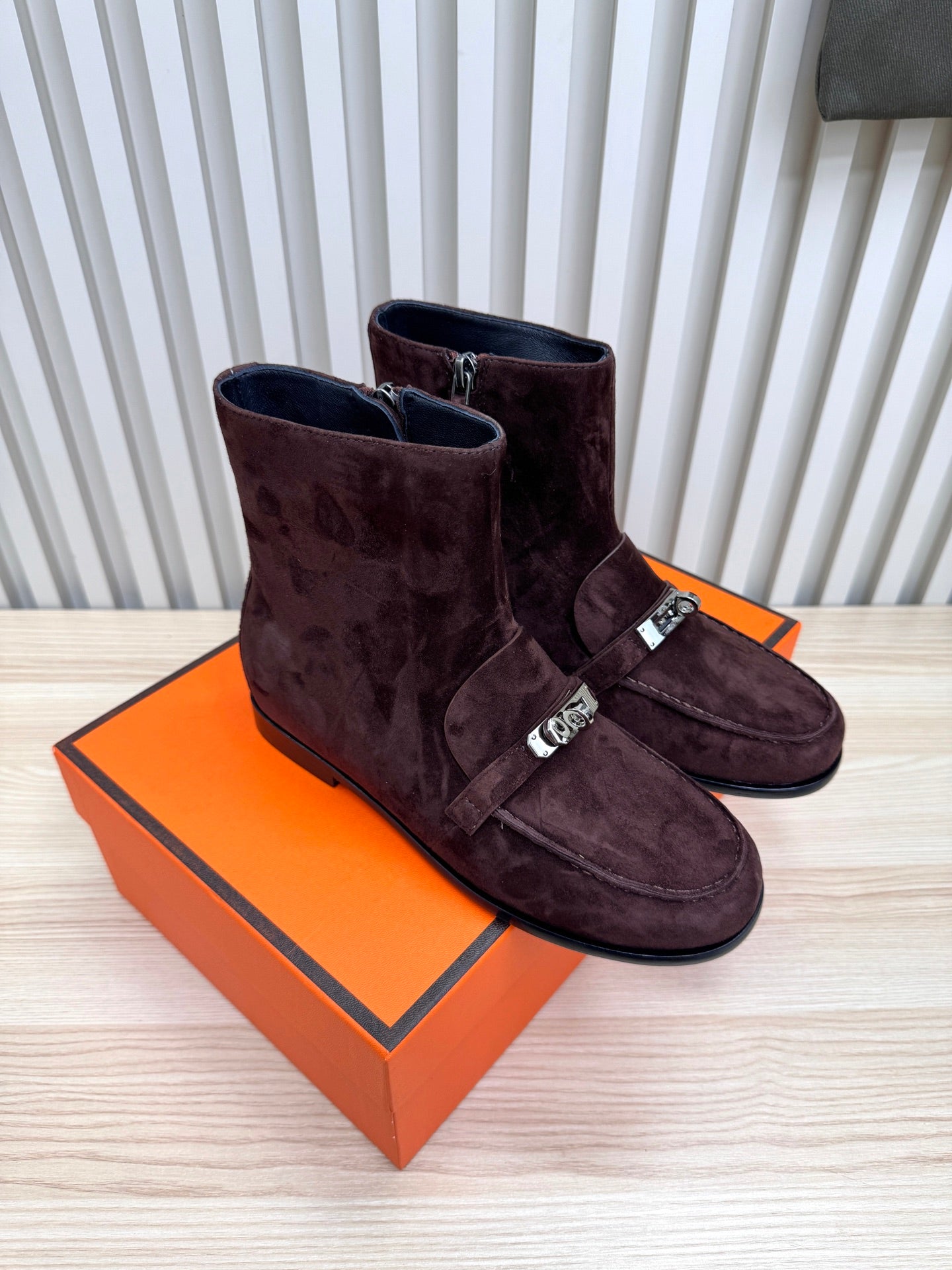 HM 25 Kelly Buckle Ankle Boots Dark Brown Silver Suede 513081
