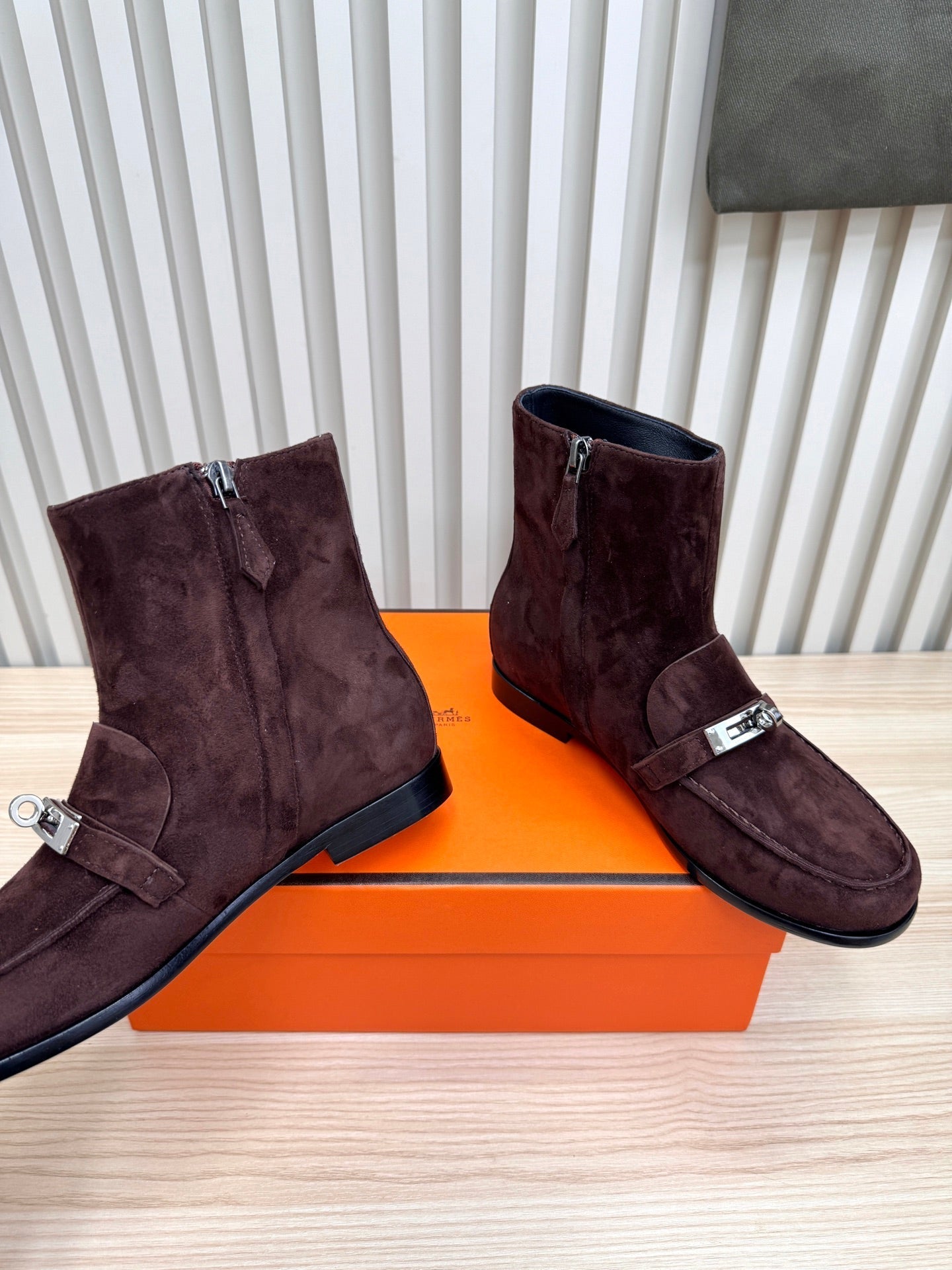 HM 25 Kelly Buckle Ankle Boots Dark Brown Silver Suede 513081