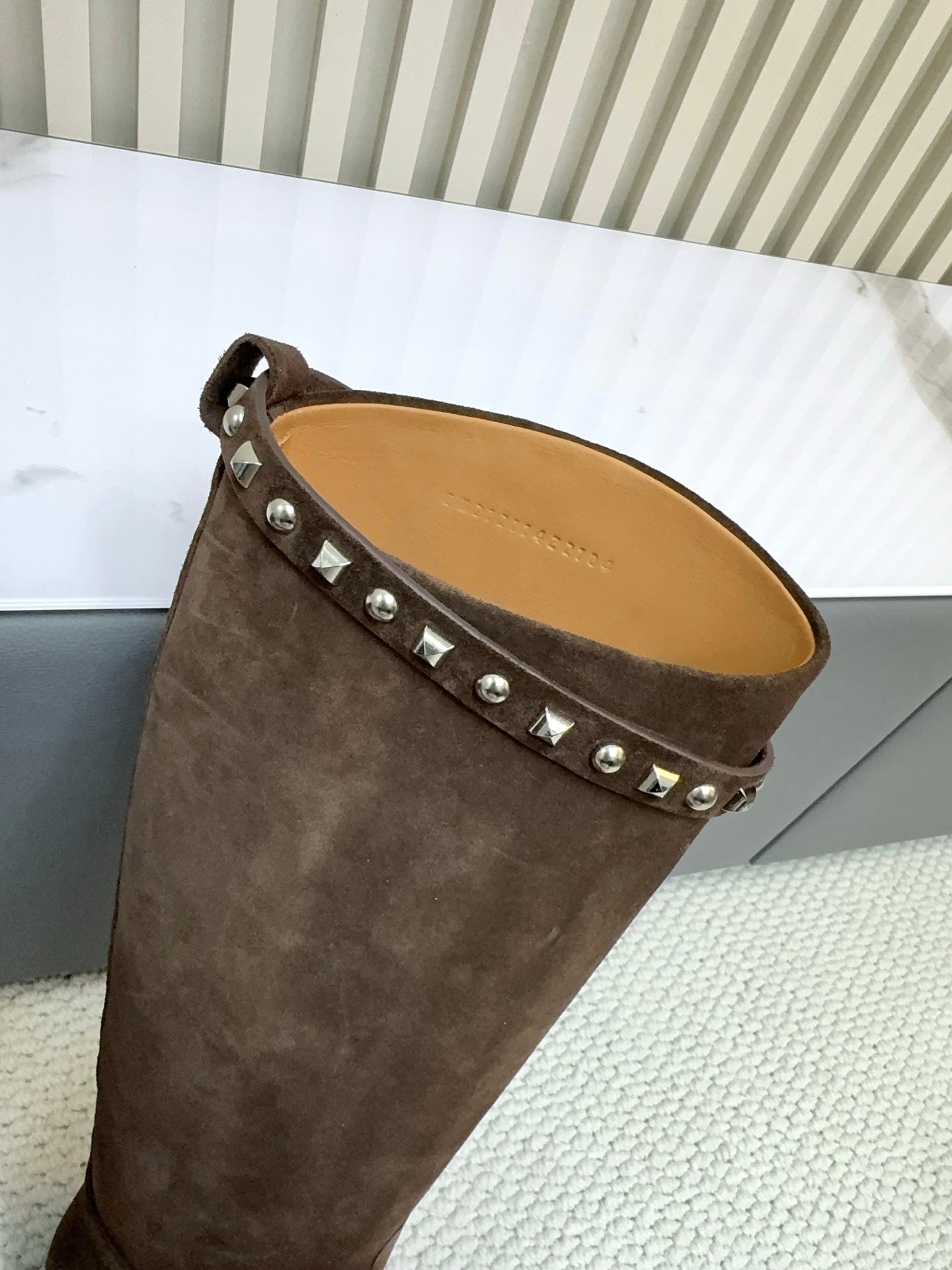 HM 25ss Kelly Buckle Riding Boots Dark Brown Suede 576118