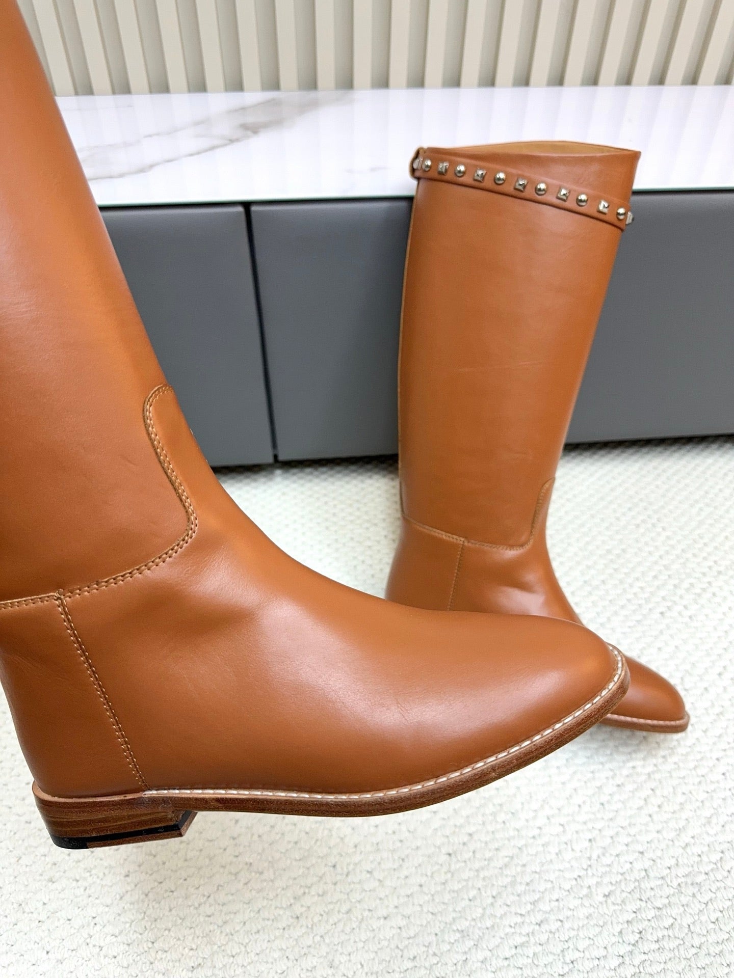 HM 25ss Kelly Buckle Riding Boots Camel Brown Cowhide 576123