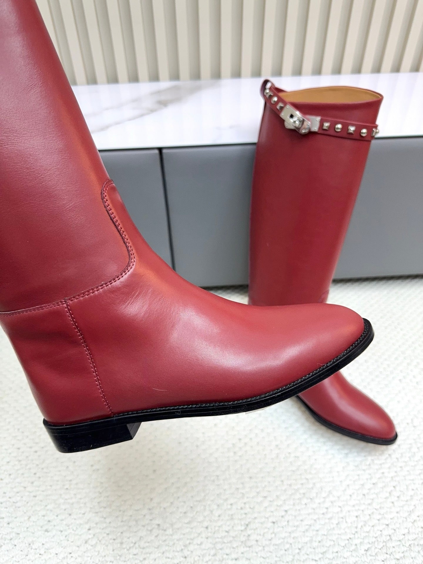 HM 25ss Kelly Buckle Riding Boots Red Cowhide 576124