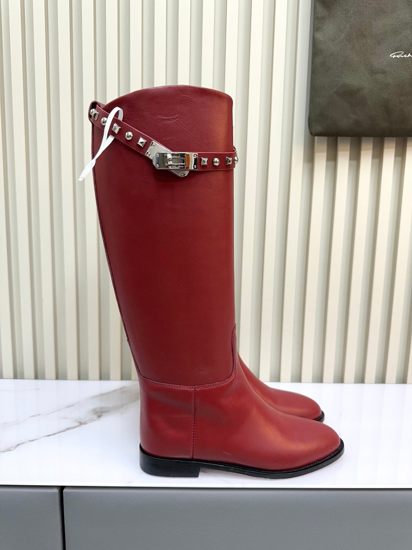 HM 25ss Kelly Buckle Riding Boots Red Cowhide 576124