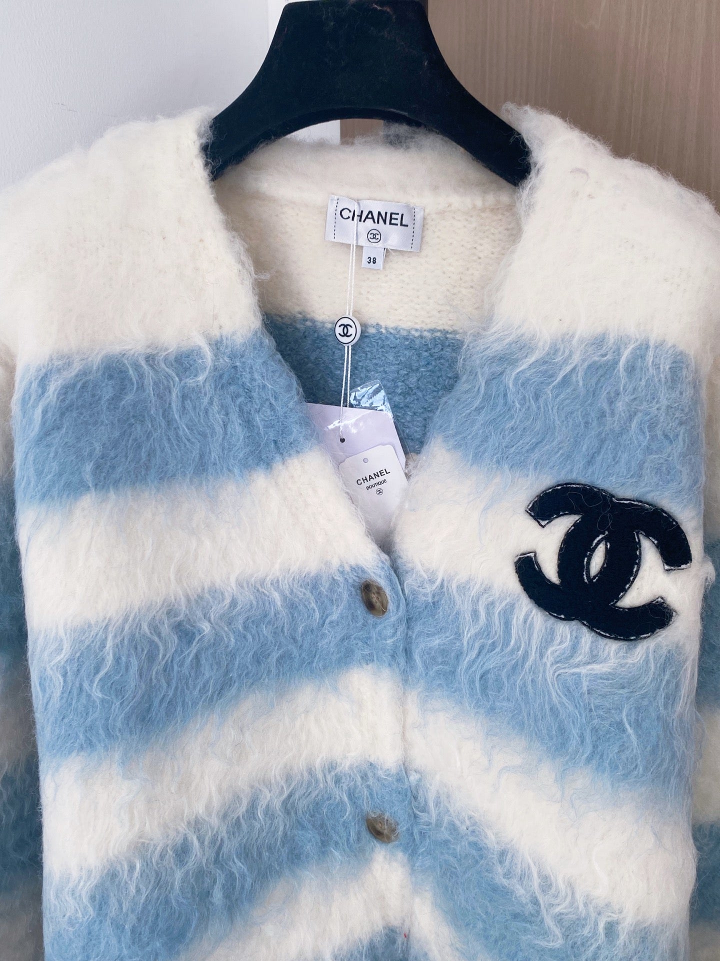 Chanel 2025  Cardigan Blue mix White Wool 99270