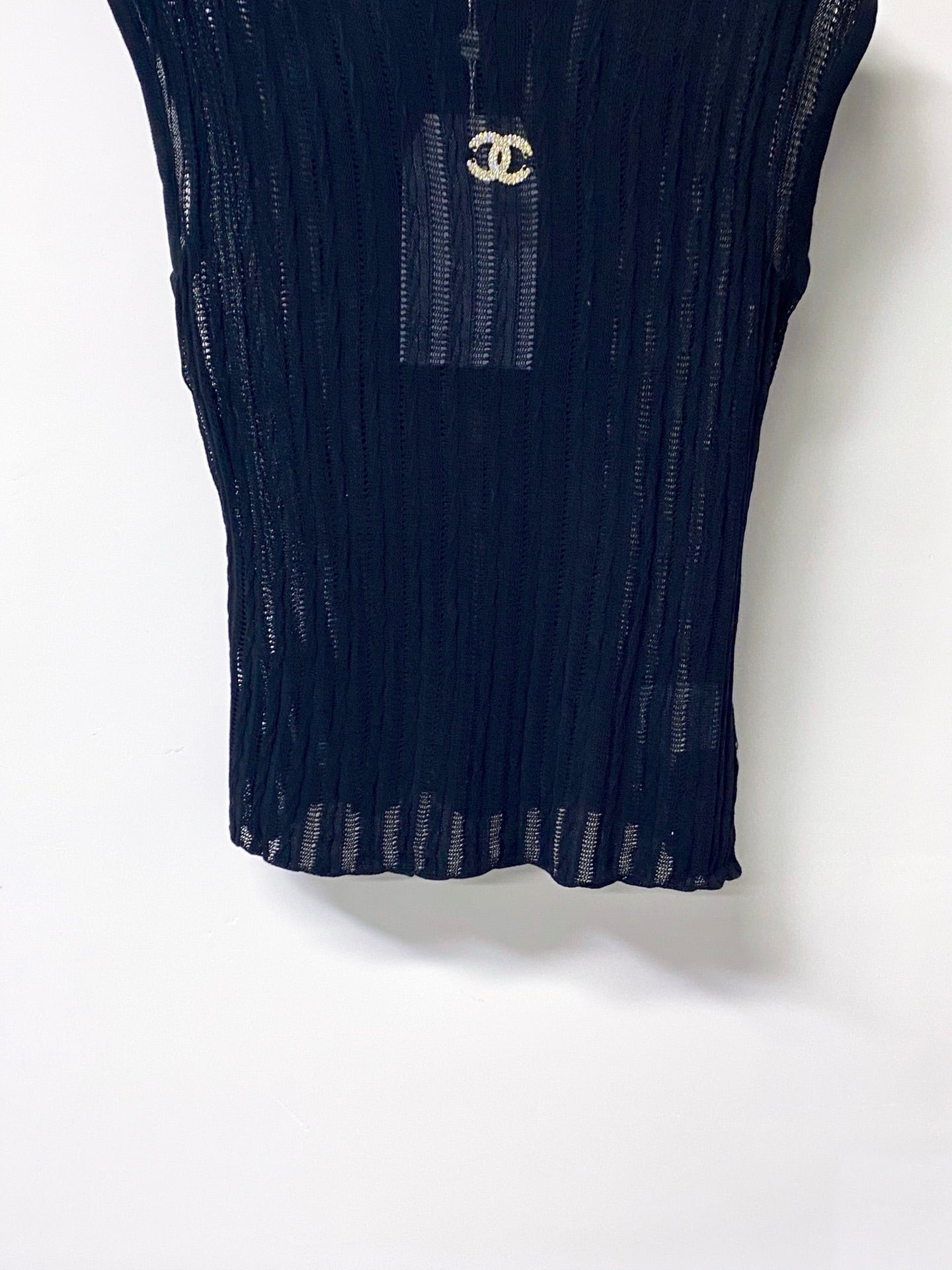 Chanel 2026 Sleeveless Knit Top CC Logo Tencel 310305