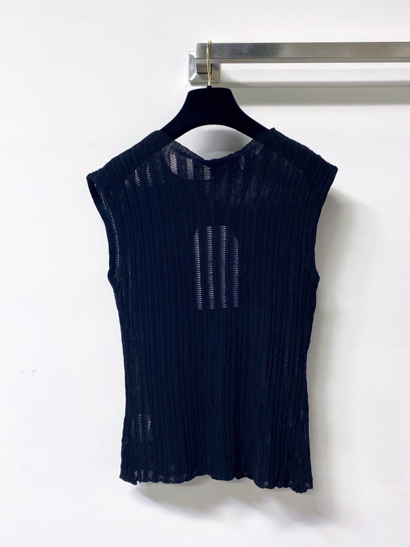 Chanel 2026 Sleeveless Knit Top CC Logo Tencel 310305
