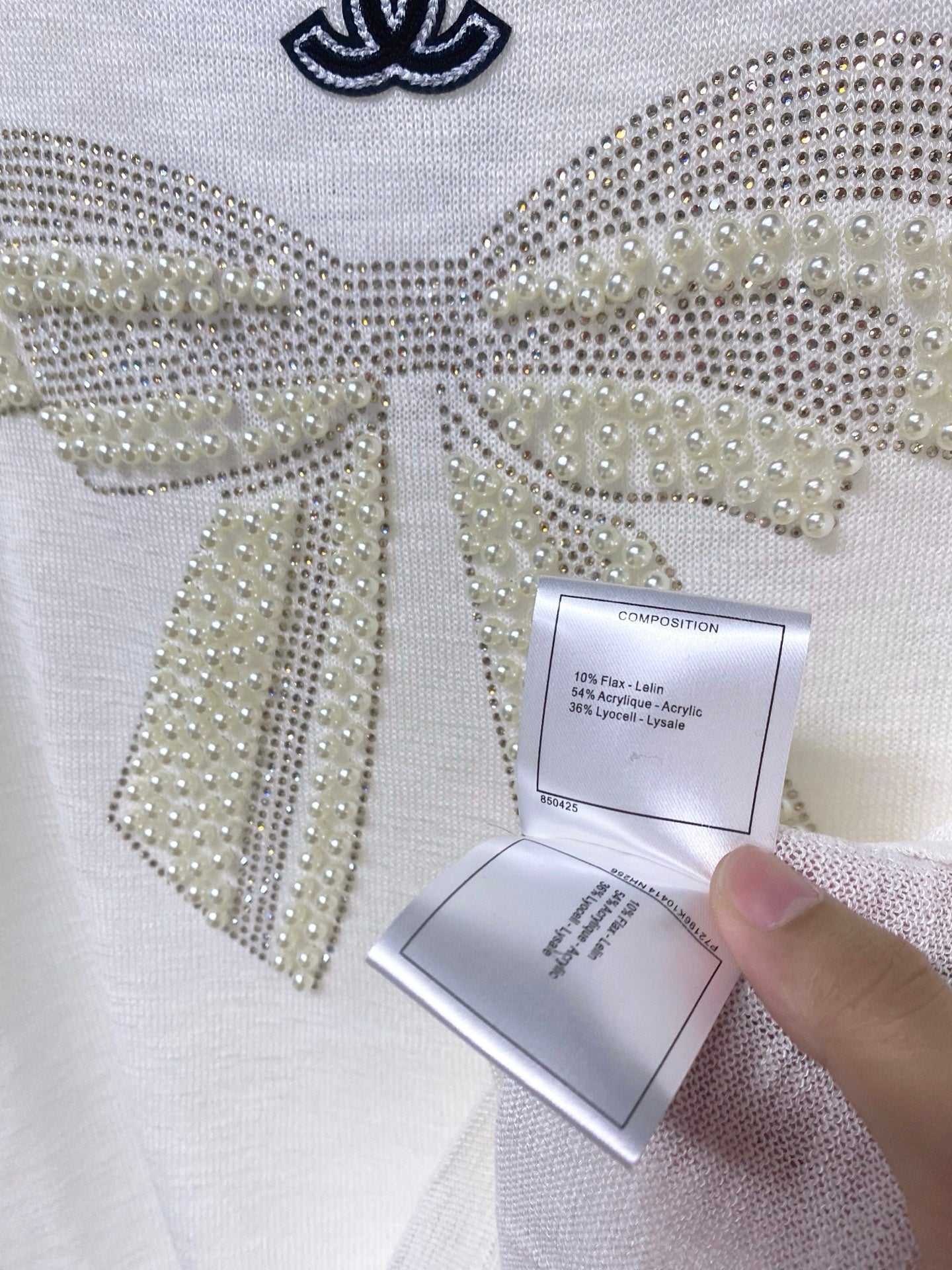 Chanel 2026 Short-Sleeve Shirt Bow Graphic Acrylic 375054