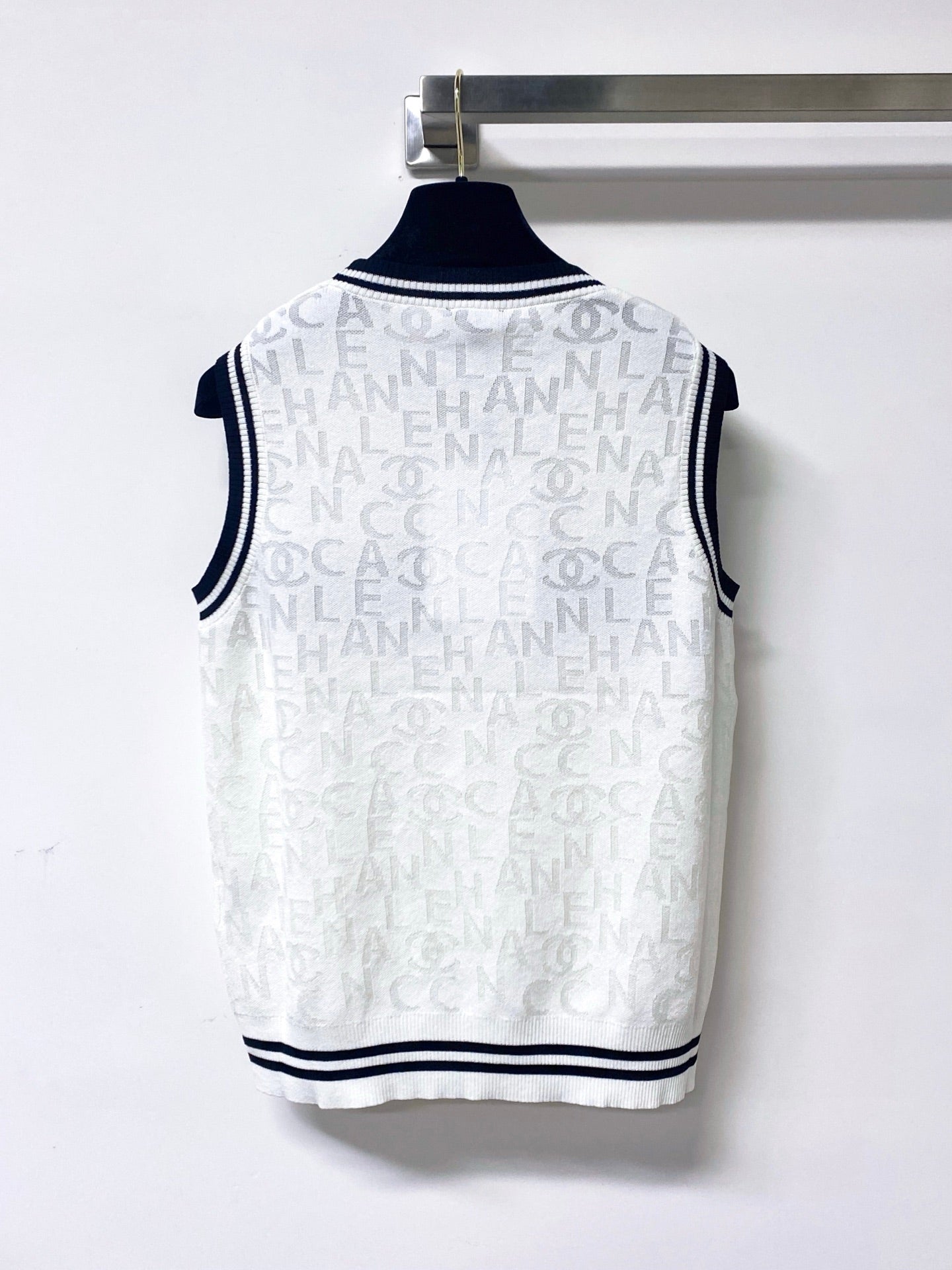 Chanel 2026 Striped Knit Vest Cotton 439815