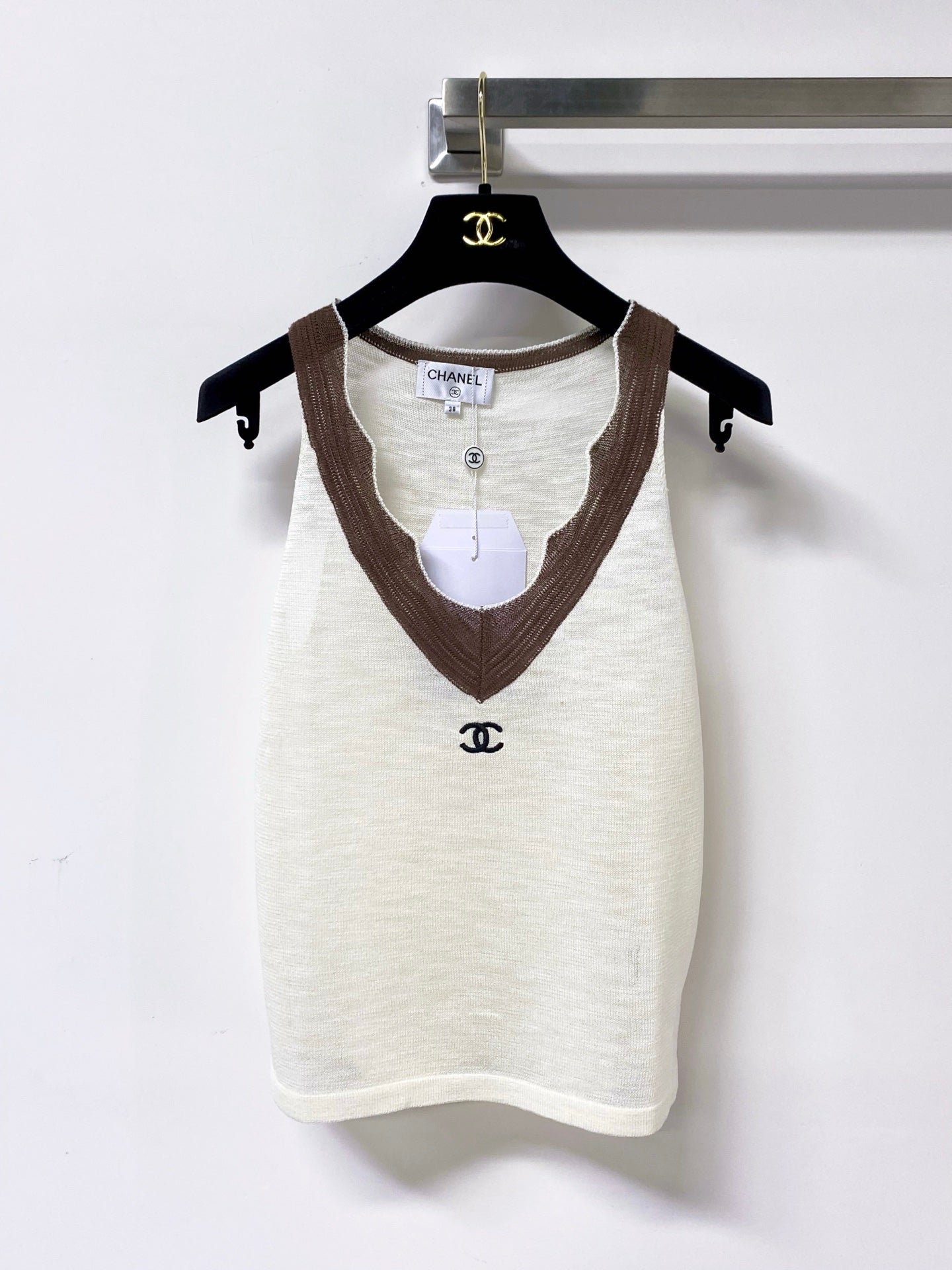 Chanel 2026 Knit Vest V-neck Wool Laine 449875