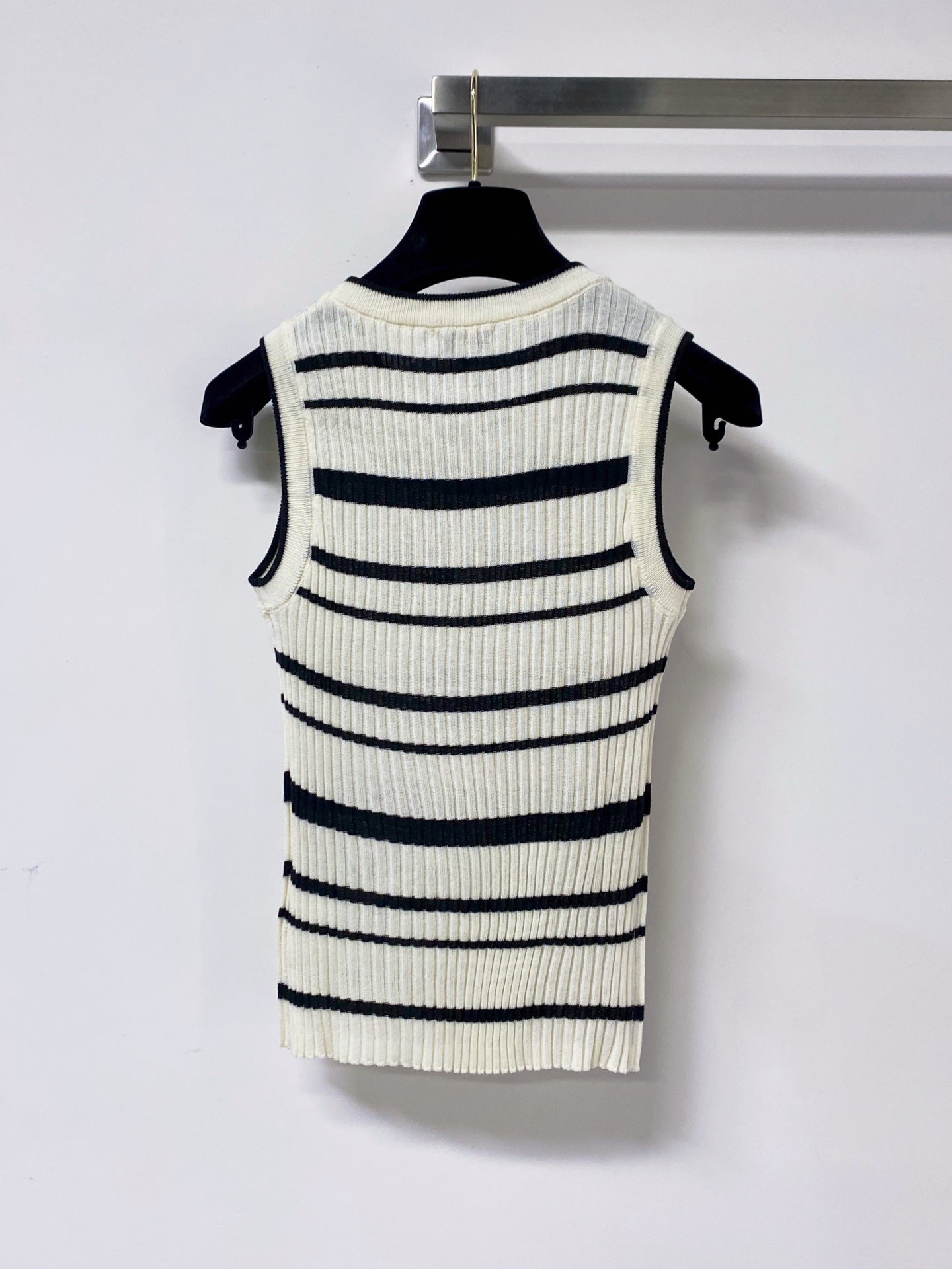 Chanel 2026 Striped Ribbed Knit Sleeveless Top Laine Wool 454052