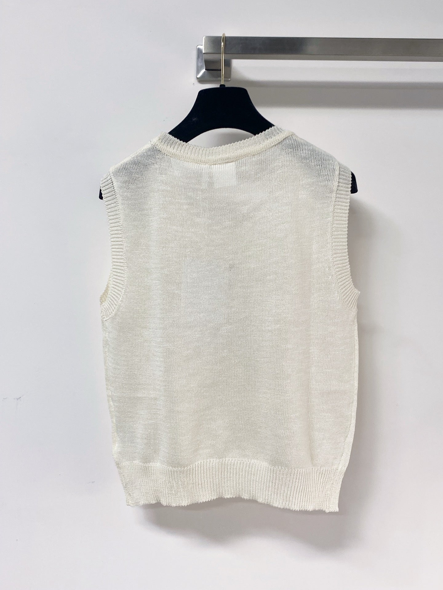 Dior 2026 Sleeveless Knit Vest Bow Applique White Tencel 463559