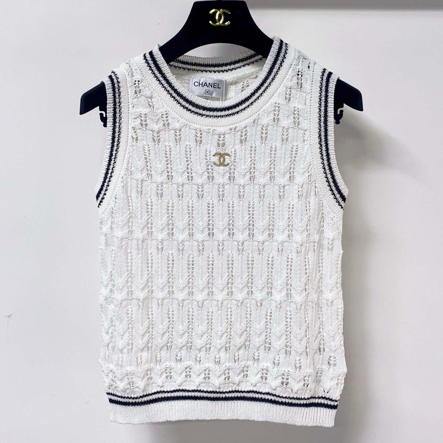 Chanel 2026 White And Black Wool Knit Vest 479935