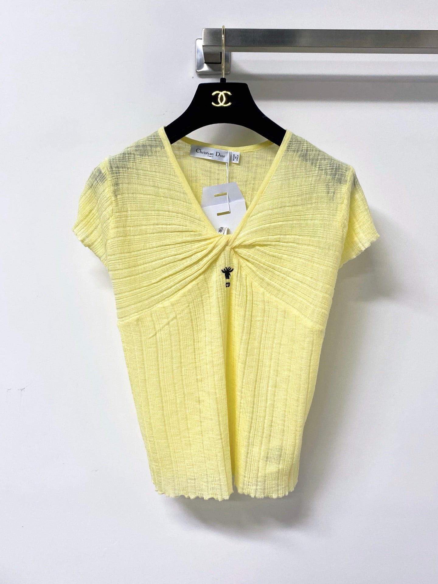 Dior 2026 Short-Sleeve T-Shirt V-neck Top Subtle Front Twist Detail Tencel 487973