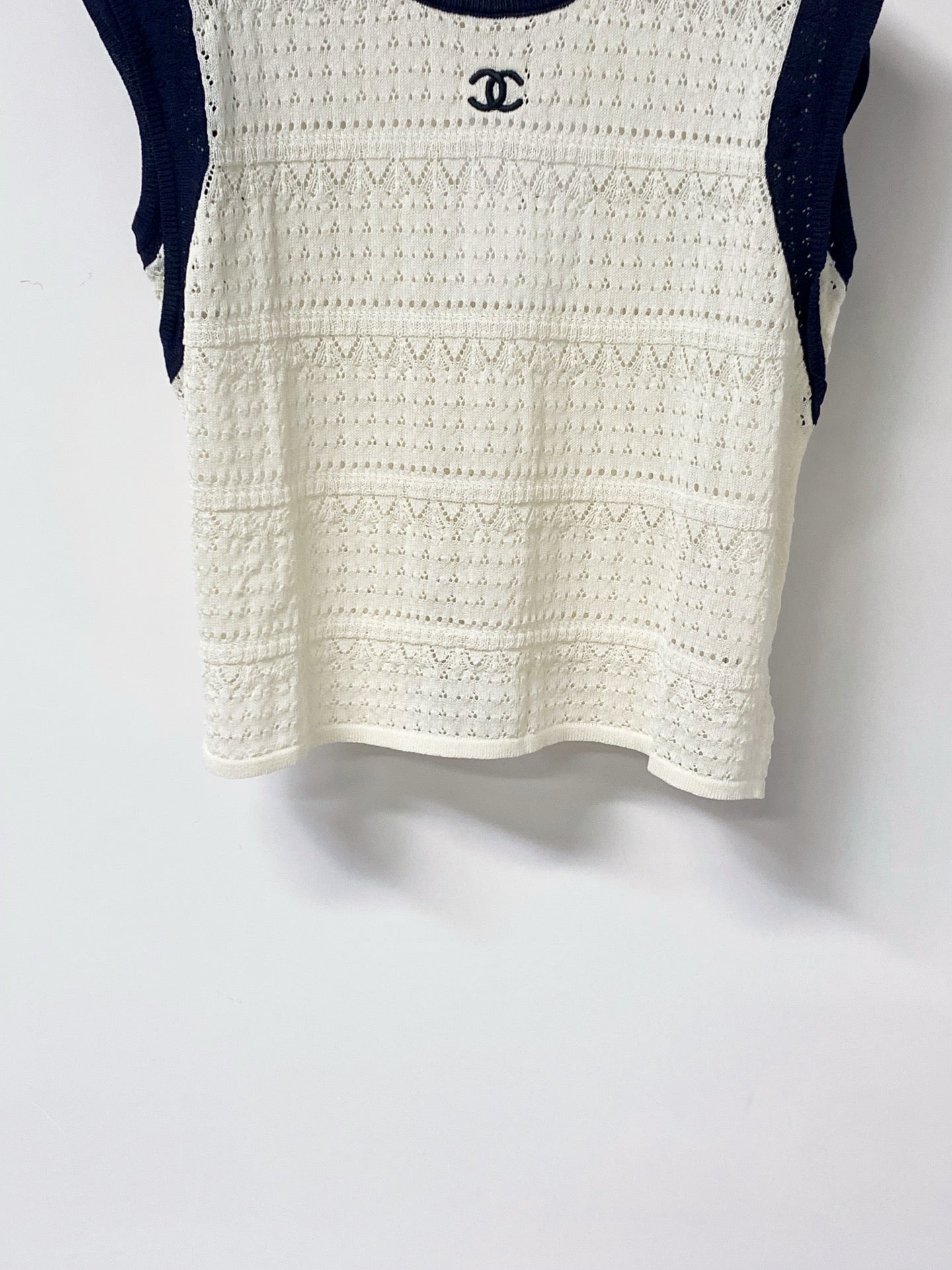 Chanel 2026 Vest Shirt White Navy Wool 632125