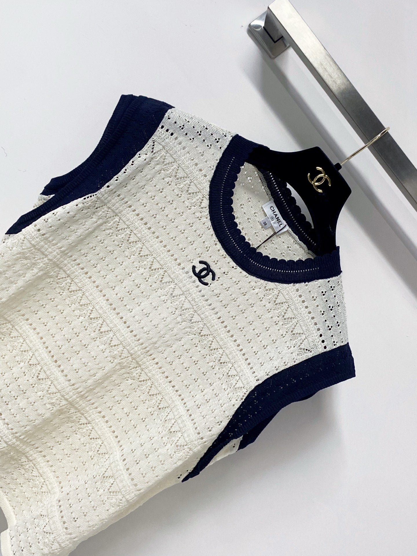Chanel 2026 Vest Shirt White Navy Wool 632125