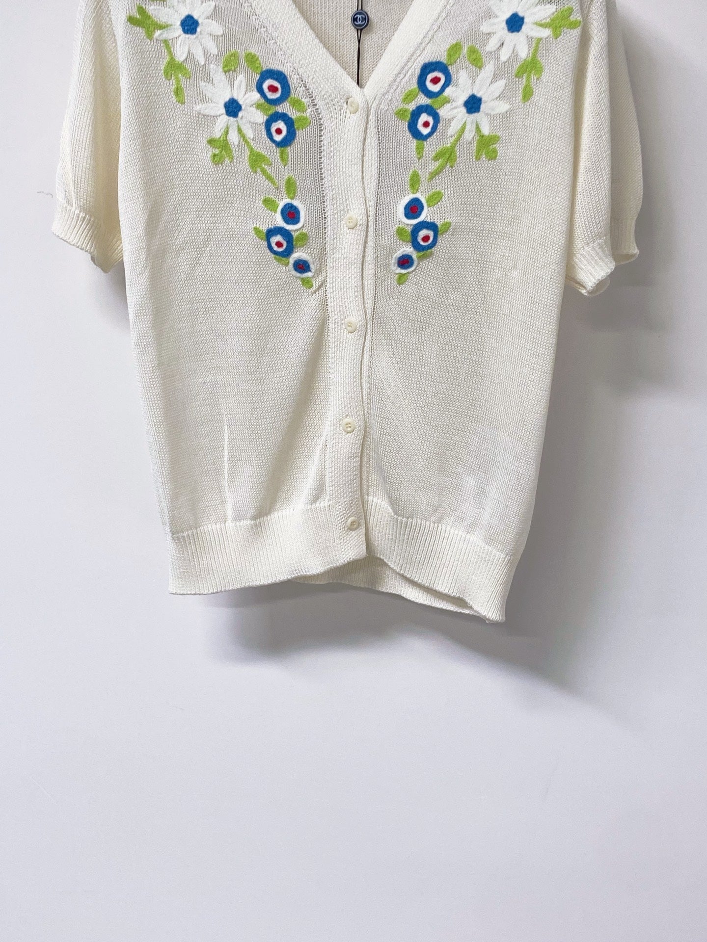 Chanel 2026 Flower Short-Sleeve Cardigan Cream Cotton 705305