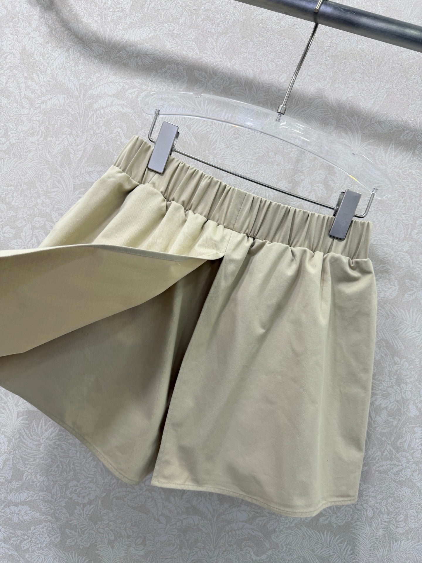 Chanel 2026 Large Pocket Cargo Short Khaki Cotton 359637