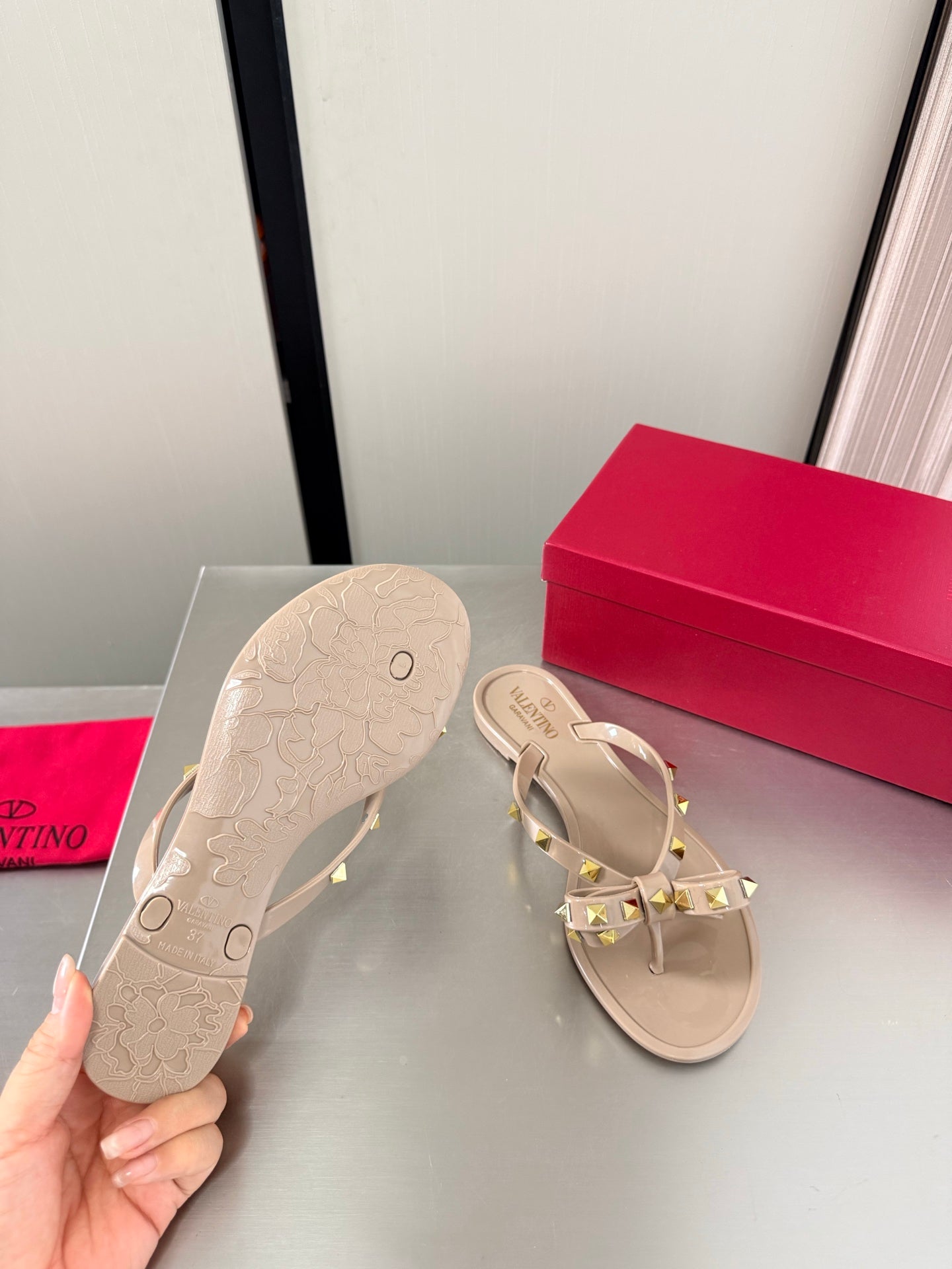 Valentino Rockstud PVC Thong Sandals 868849