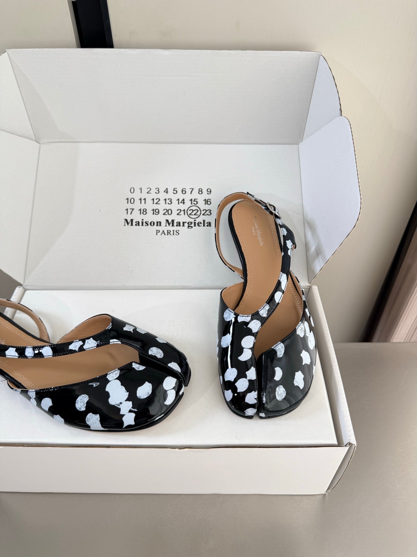 Maison Margiela 2026 Open-Toe Sandals Leather 929716