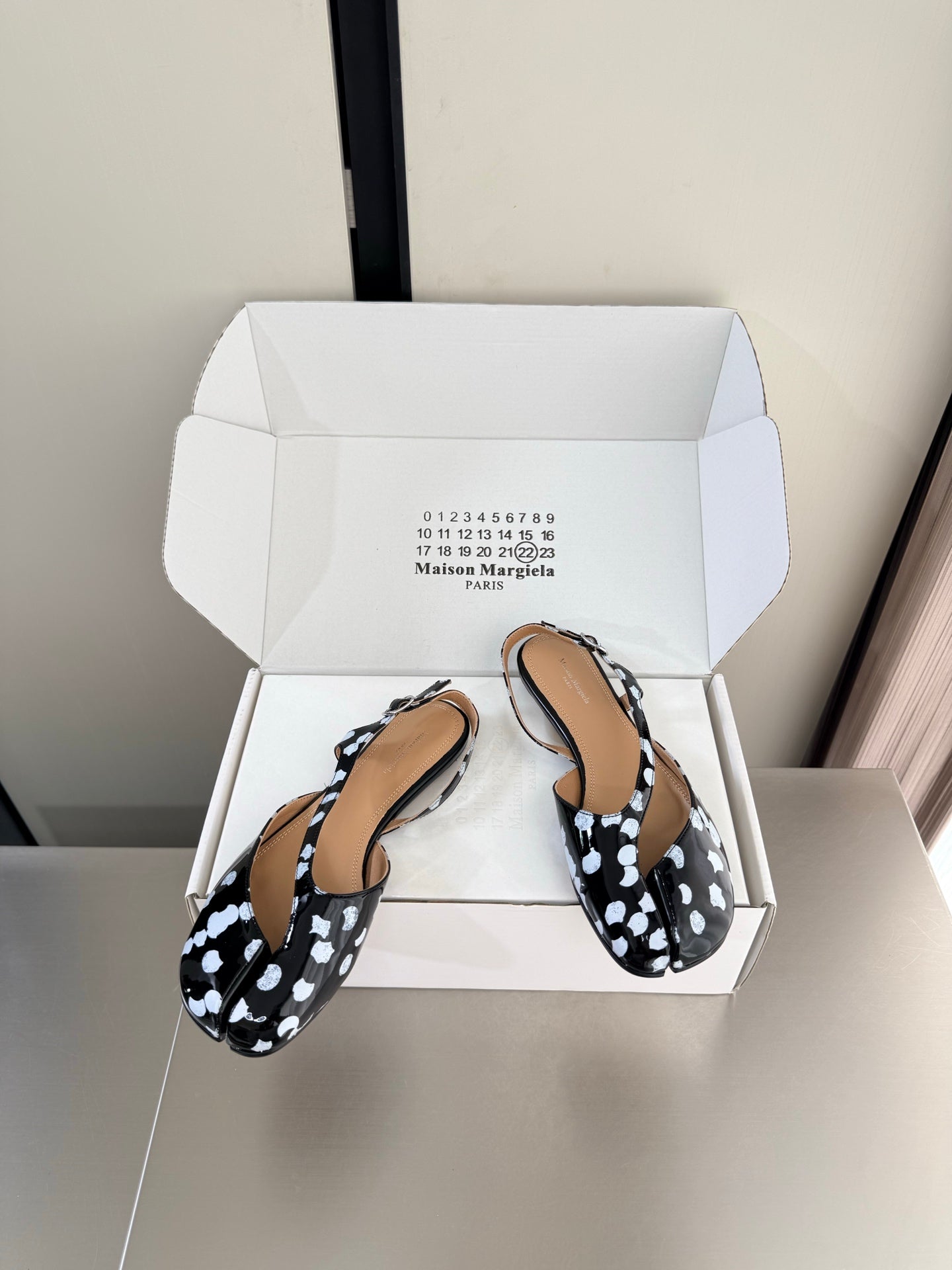 Maison Margiela 2026 Open-Toe Sandals Leather 929716