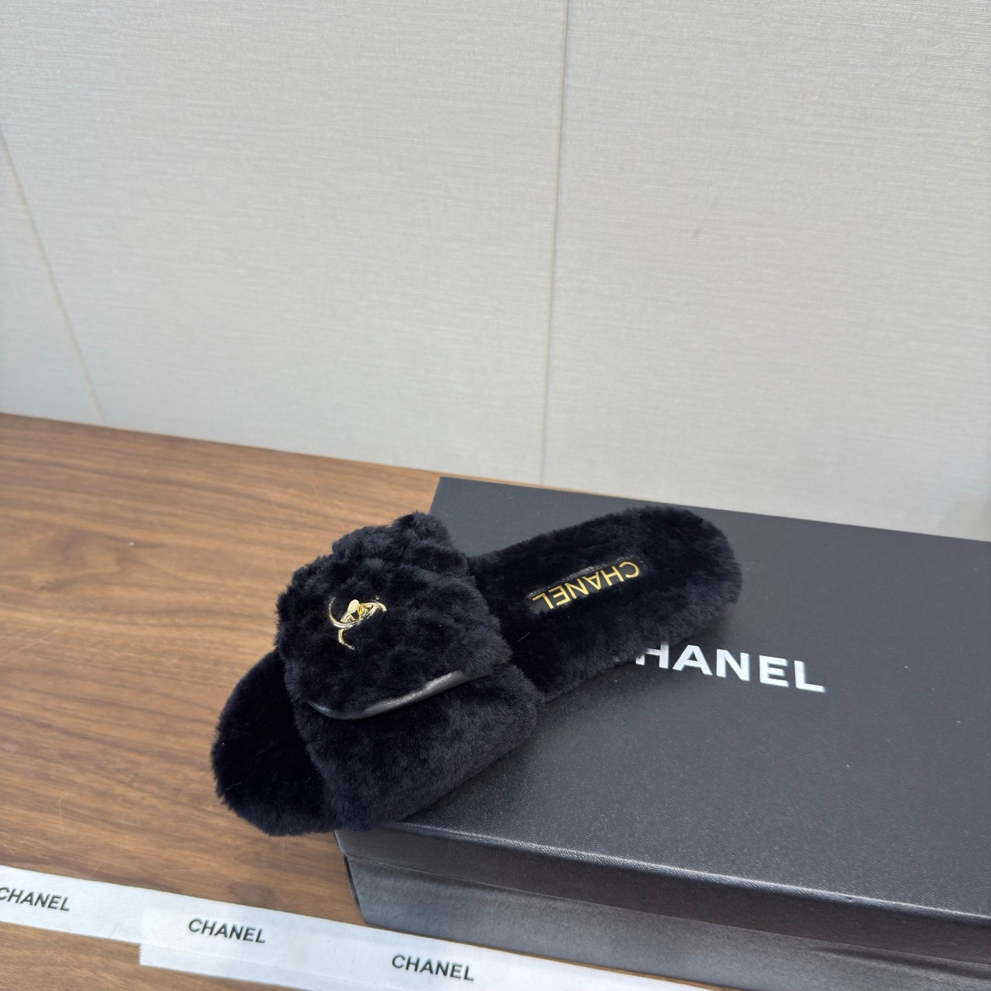 Chanel 25 Slipper black Smooth Lambwool 465602