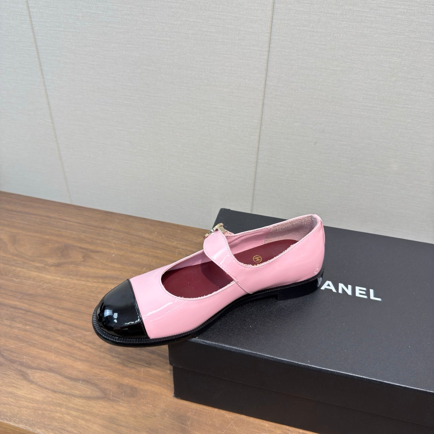 Chanel 2026 Ballet Flat Glossy Leather 904496