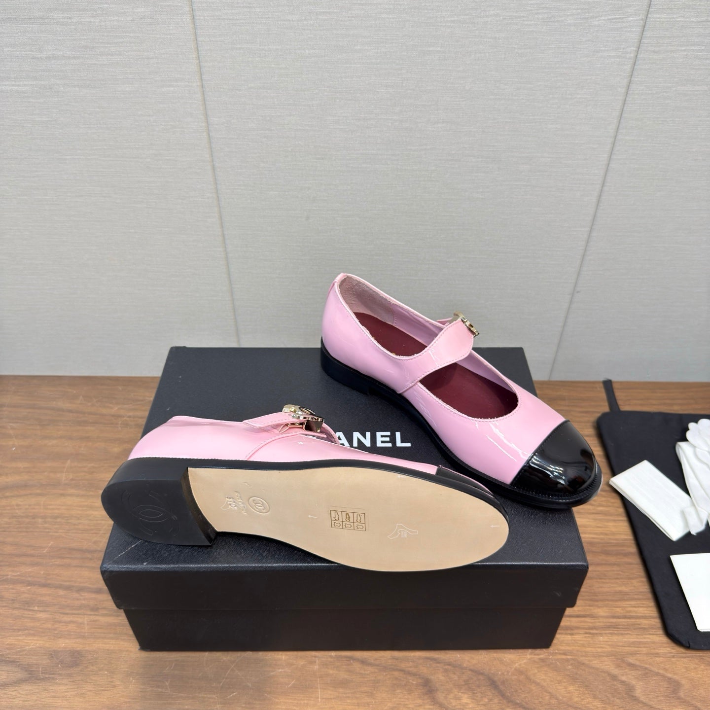 Chanel 2026 Ballet Flat Glossy Leather 904496
