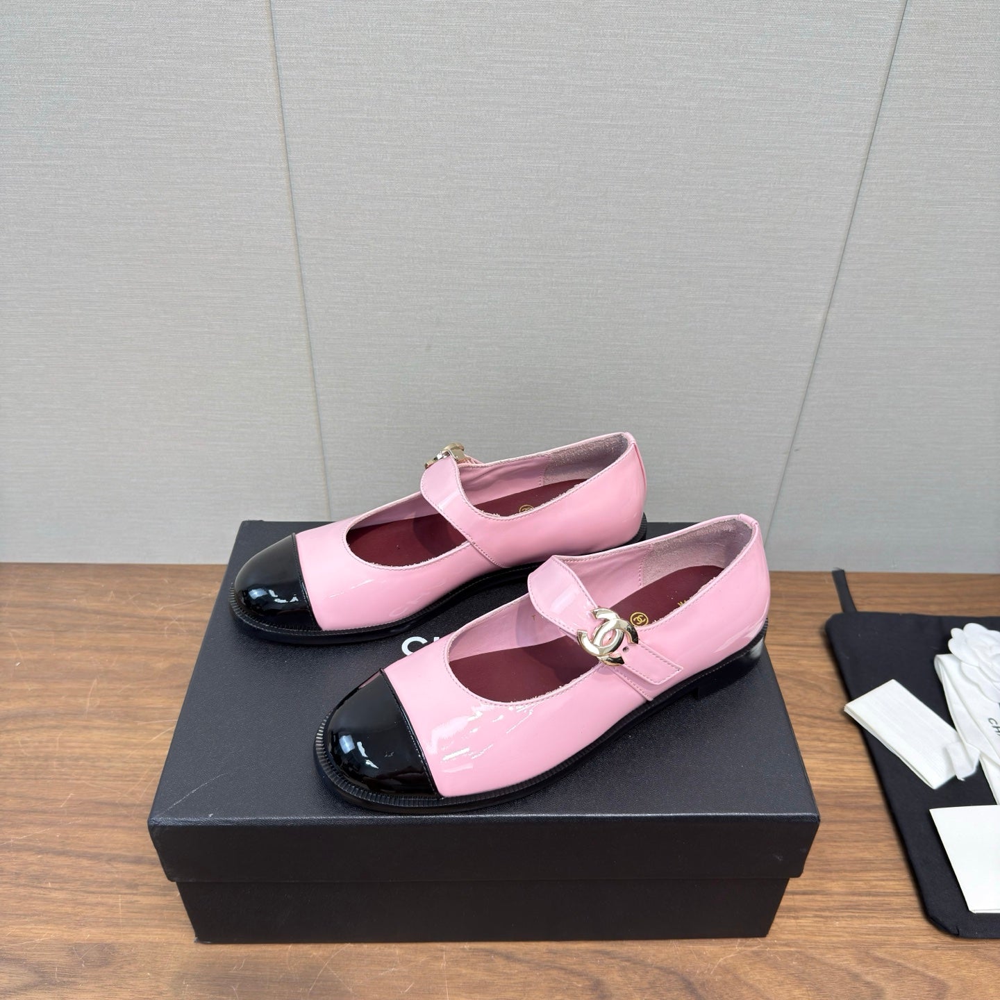 Chanel 2026 Ballet Flat Glossy Leather 904496