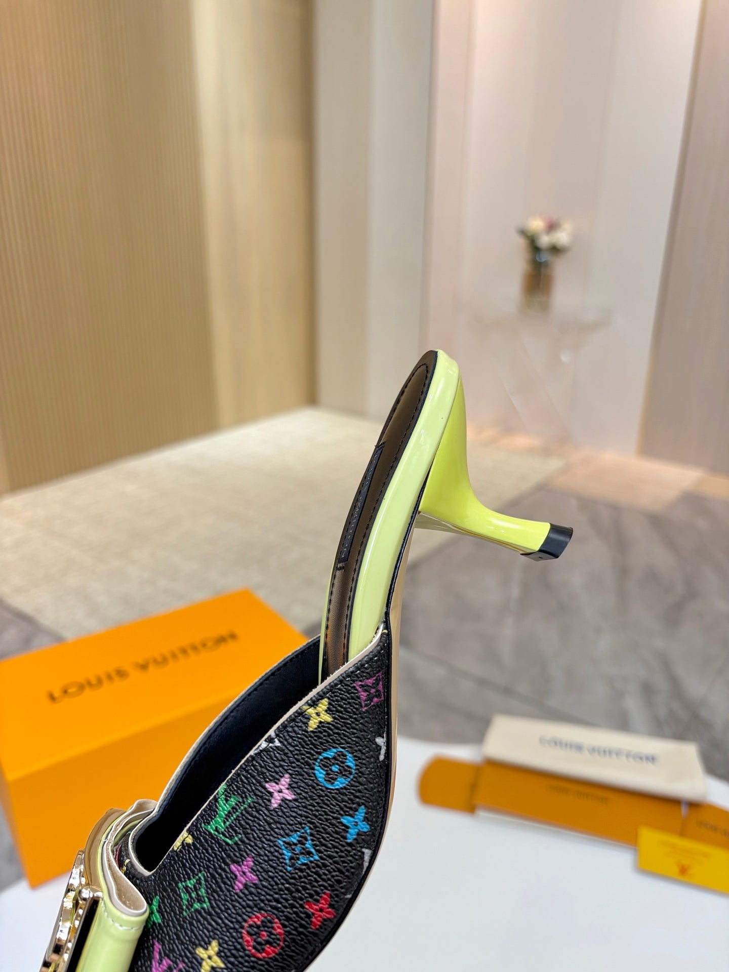 LV 26ss High-Heeled Mules 60 Black Lemon Yellow Multicolor Cowhide 664880