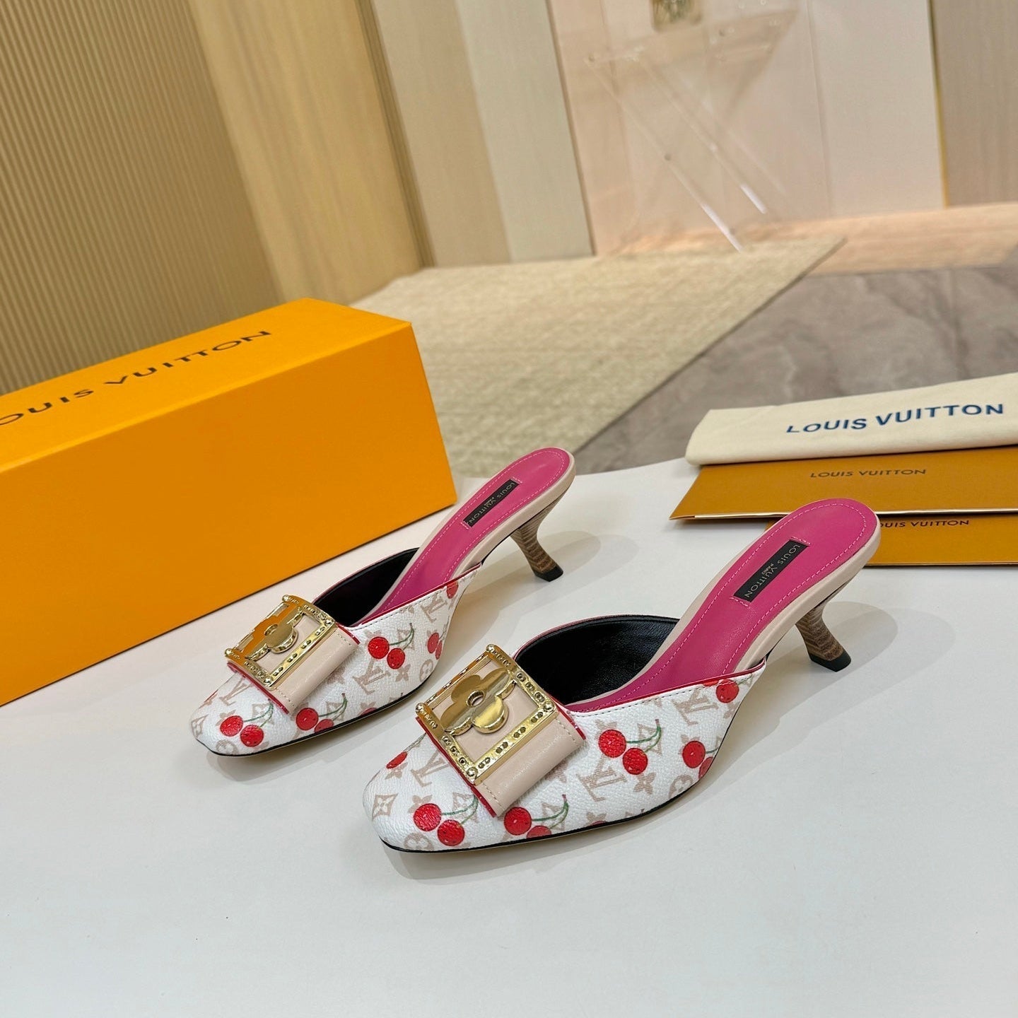 LV 26ss High-Heeled Mules 60 White Pink Cherry Monogram Cowhide 664887