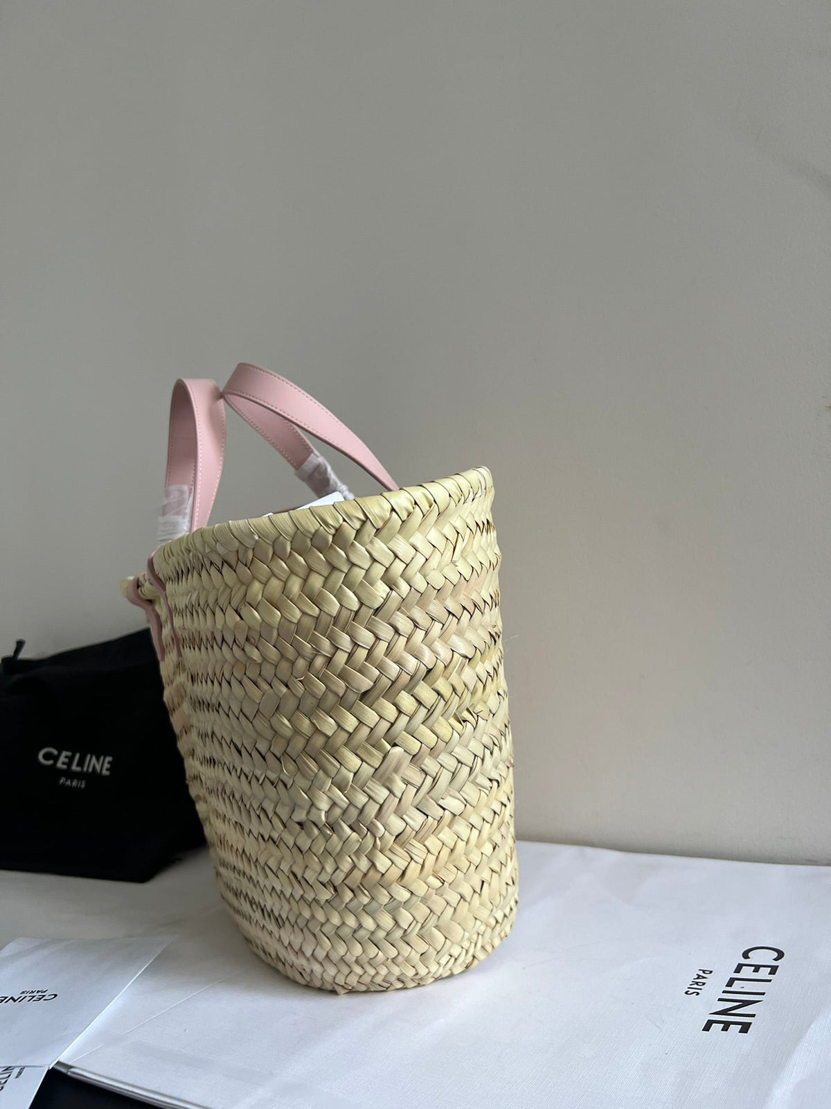medium classic panier 25cm raffia and tan calfskin