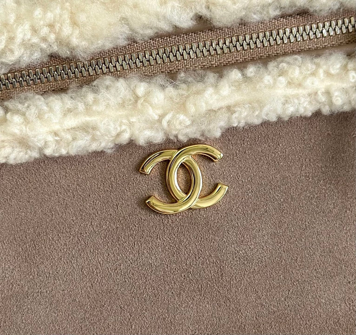 Chanel 2026 Top Handle Long Vanity Case Bag 23cm Suede Leather