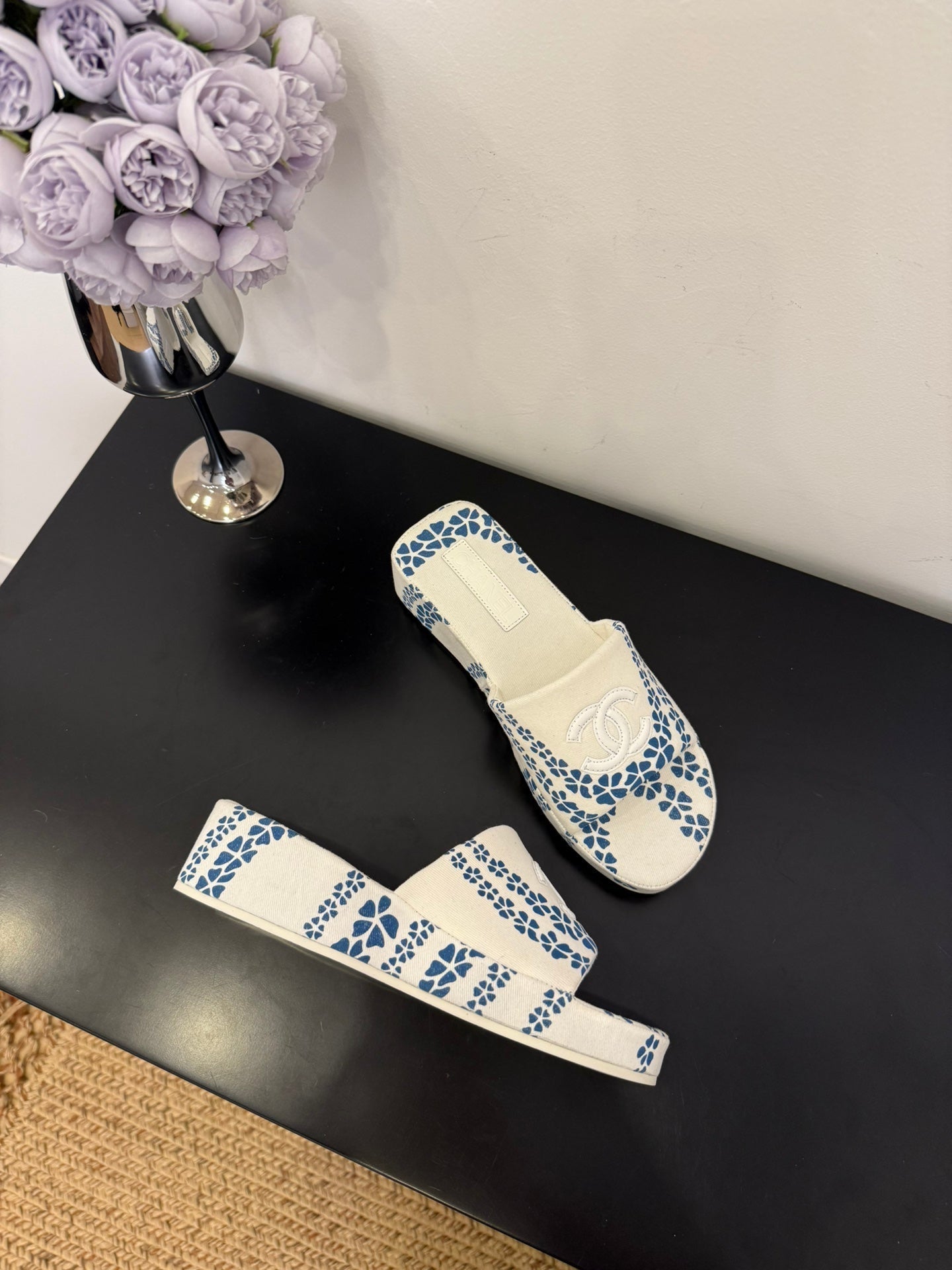 CC 25 Flower Slippers White Blue Fabric 330772