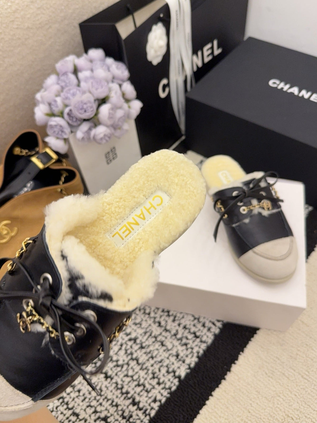 CC 26 Shearling Slip-on Loafer Black White Leather Wool 588719