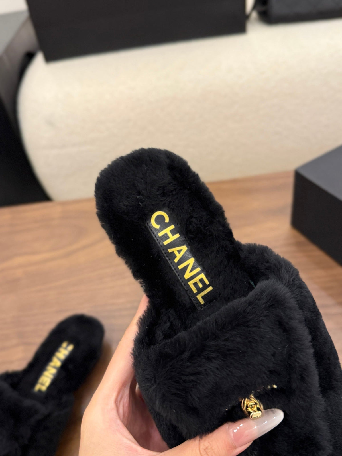 Chanel 2026 CC Logo Mule Fur 173422