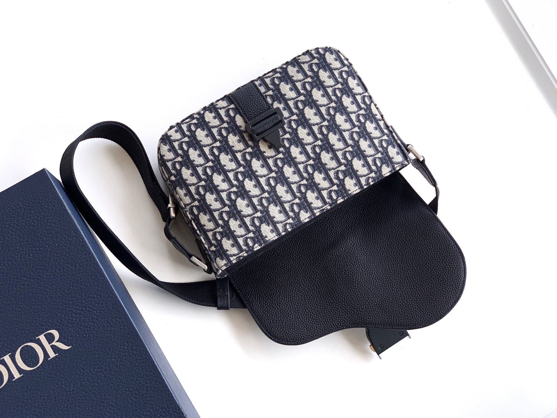 Dior 2026 Heritage Saddle Flap Messenger Bag 23cm Fabric Leather