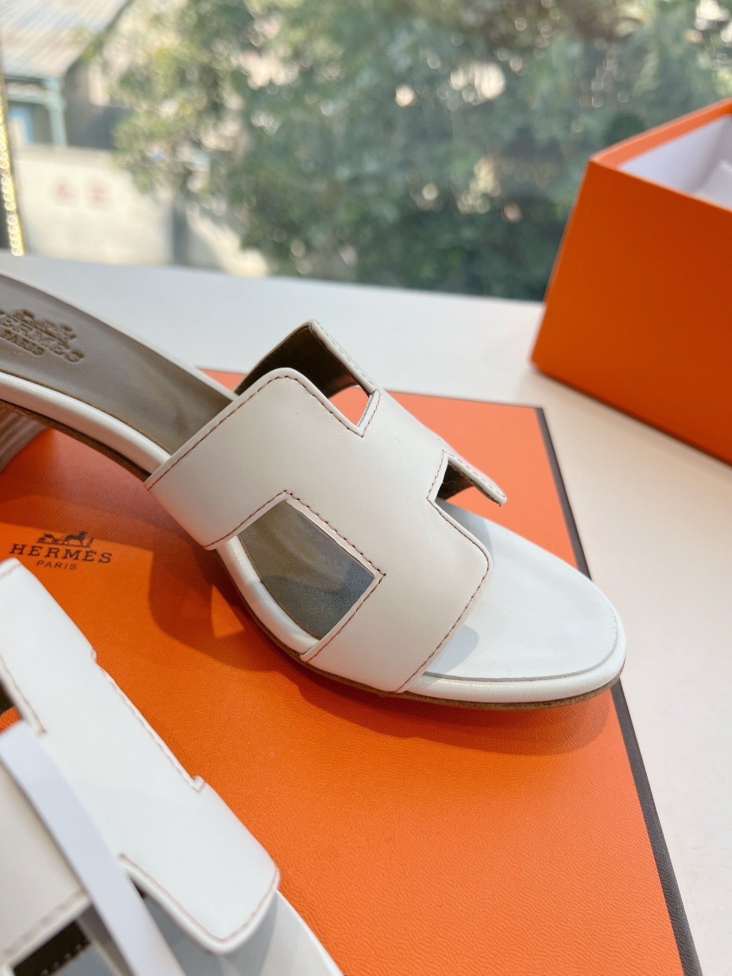 HM 25C Oasis sandal White Leather 202840