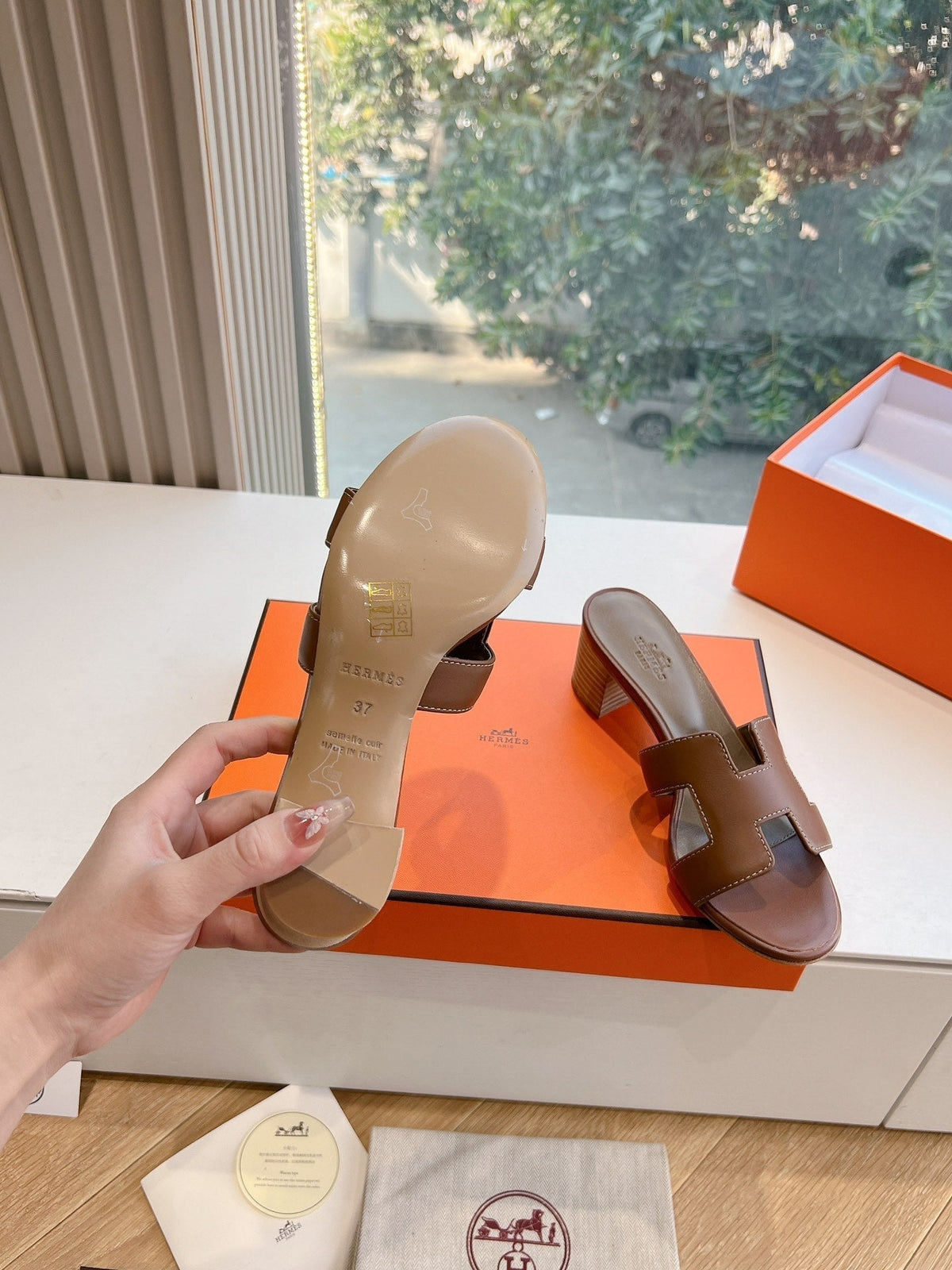 HM 25C Oasis sandal Caramel Brown Leather 202841