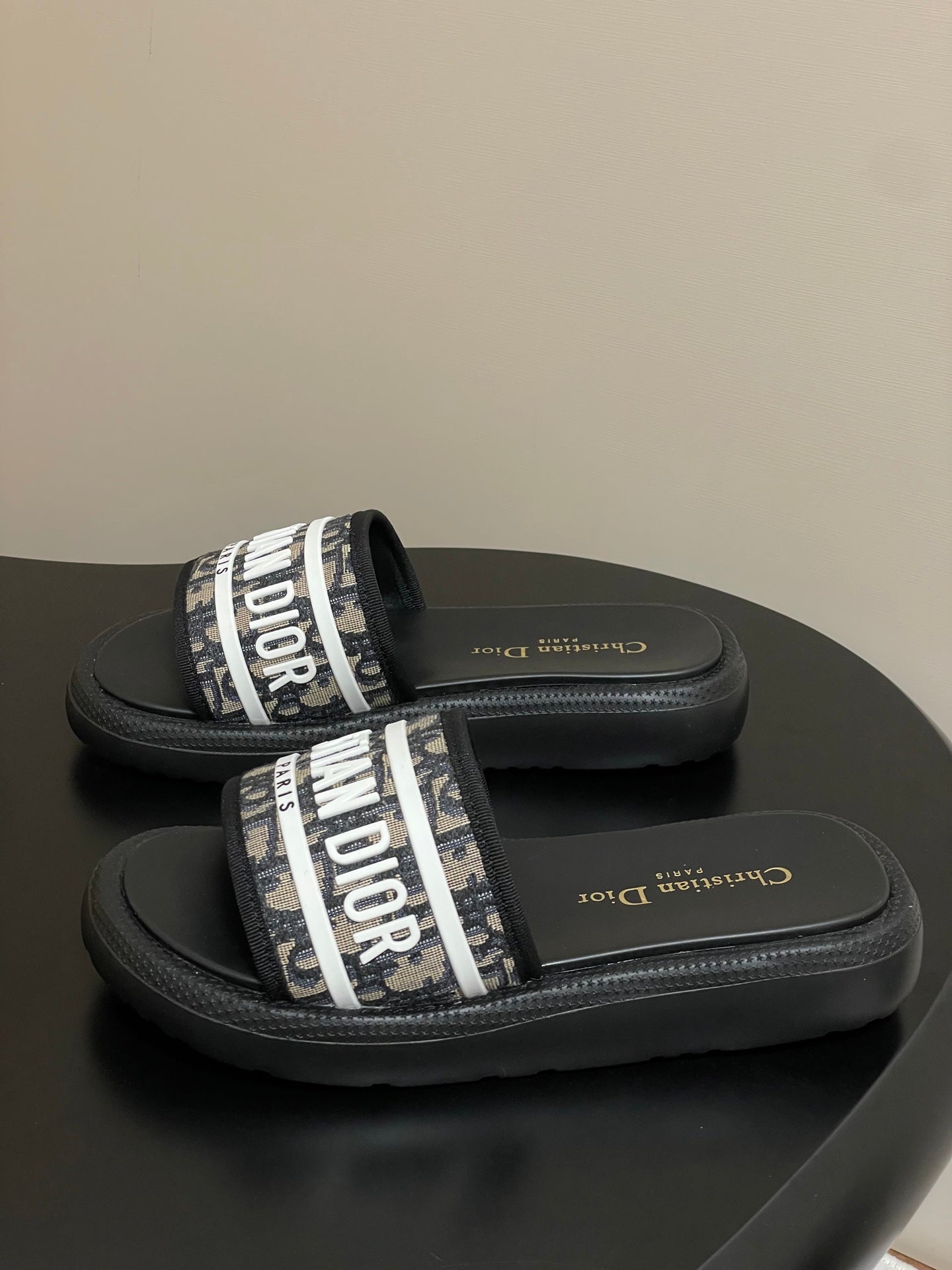 CD 25  Slippers Black White  Fabric 394063