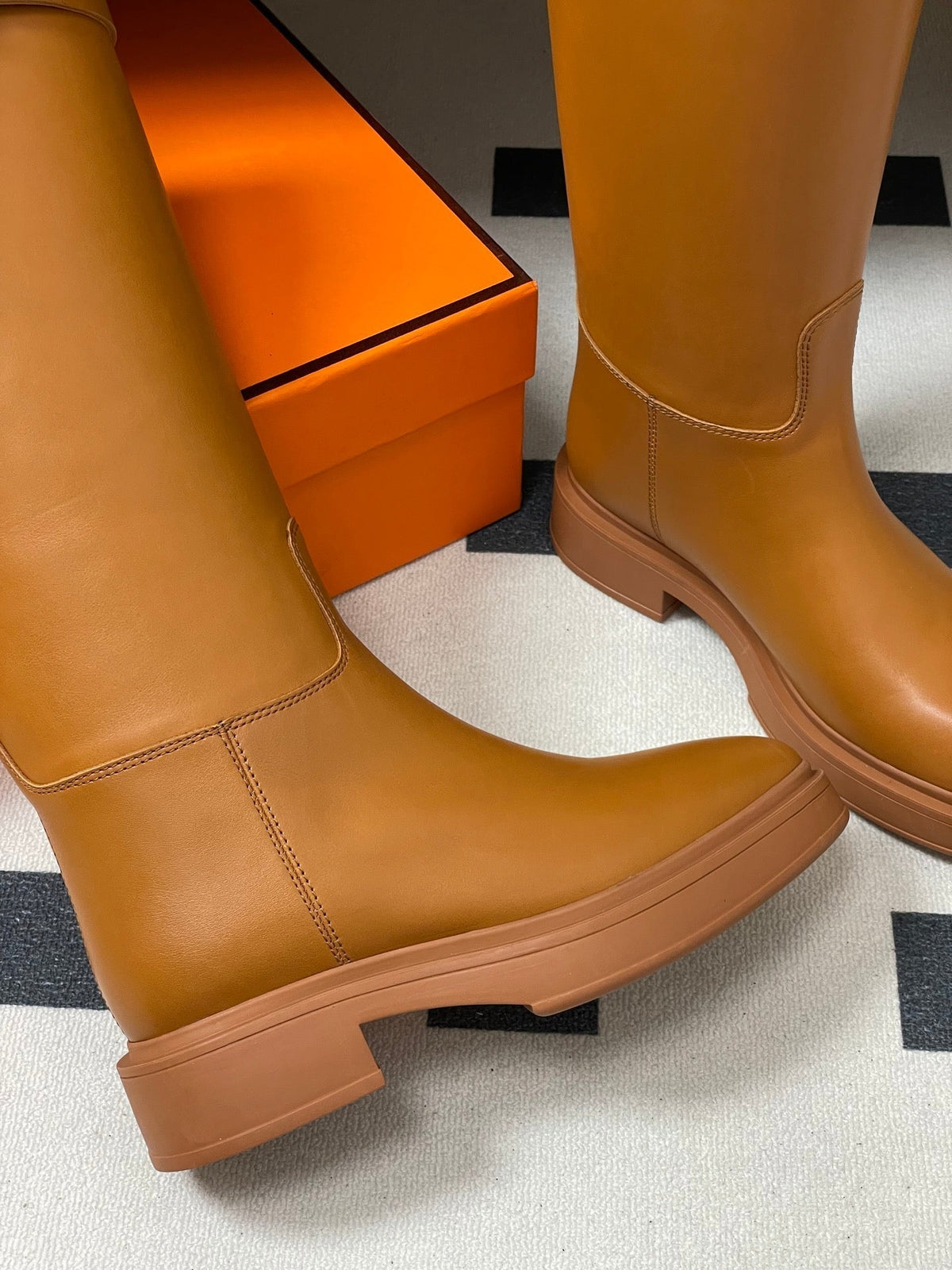 HM Jumping Boots Caramel Brown Kelly Buckle Cowhide Leather